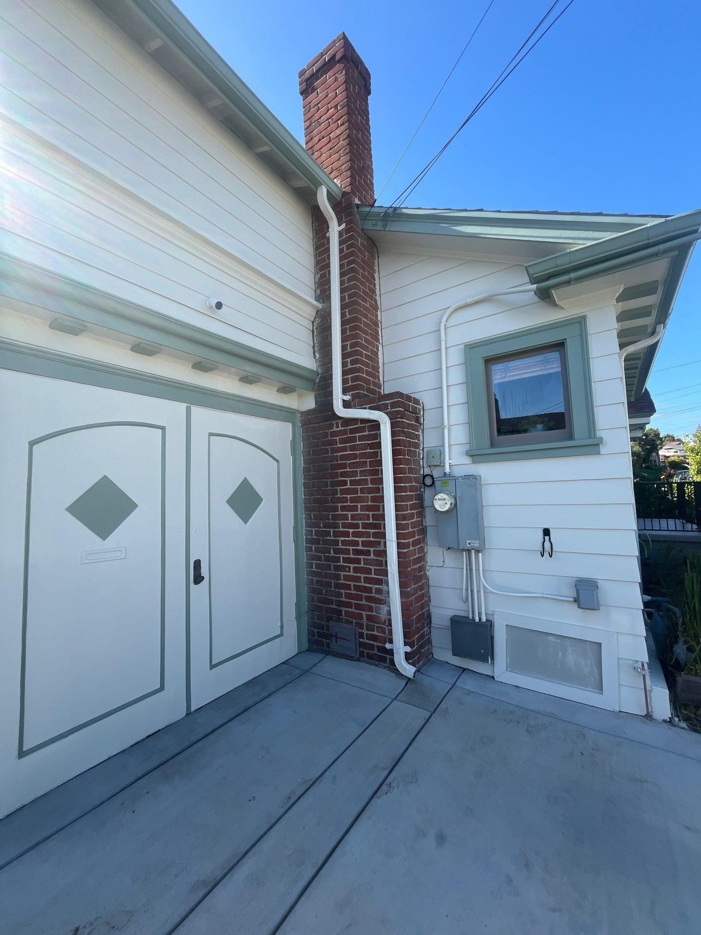 Project in Oakland by Herrera’s Bay Area Painting inc.