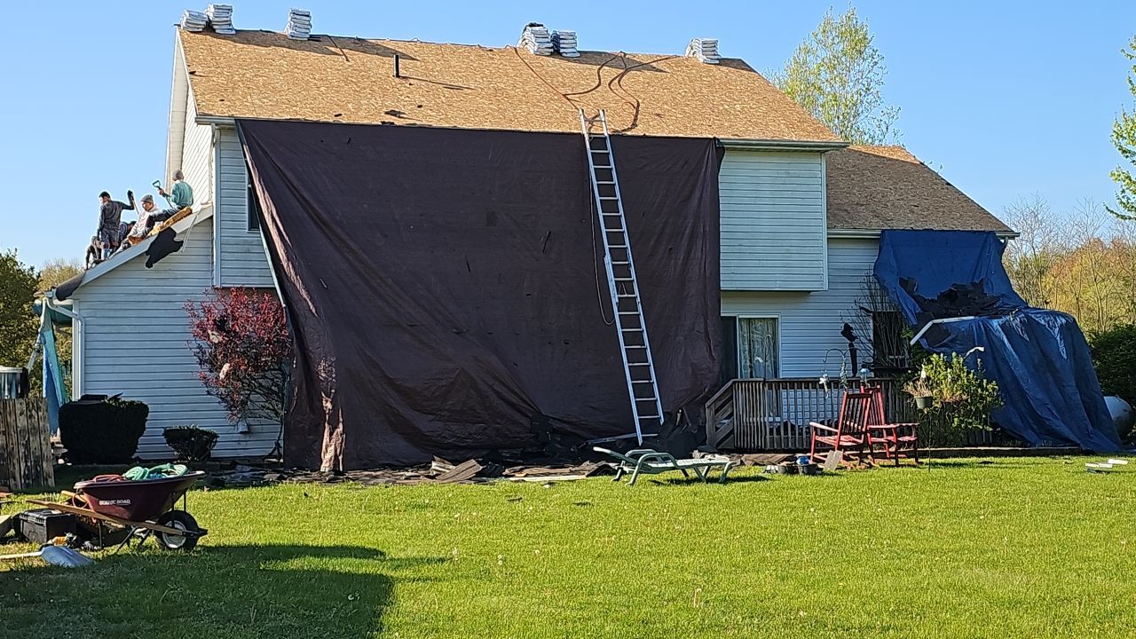 ATLAS PINNACLE COLOR: BLACK SHADOW DRIP EDGE: WHITE by Eagle Eye Roofing