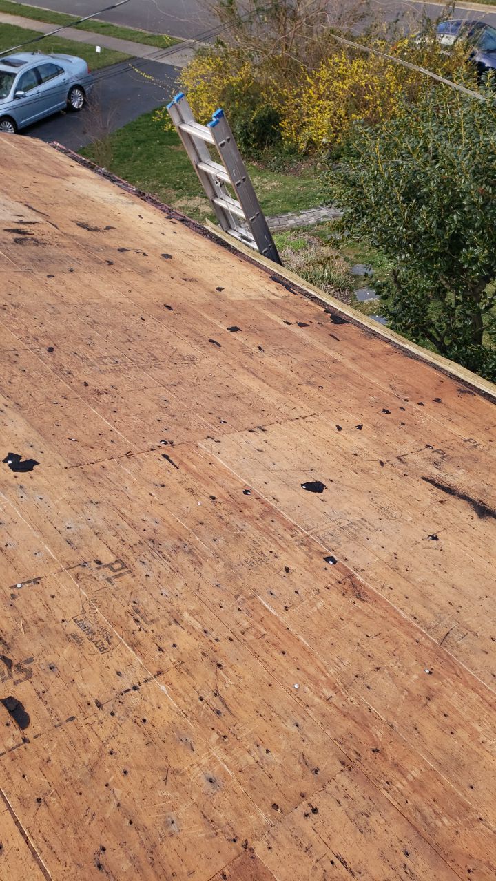 McLean: CertainTeed Landmark Designer Shingles in Charcoal Black by RM Banning, Inc.