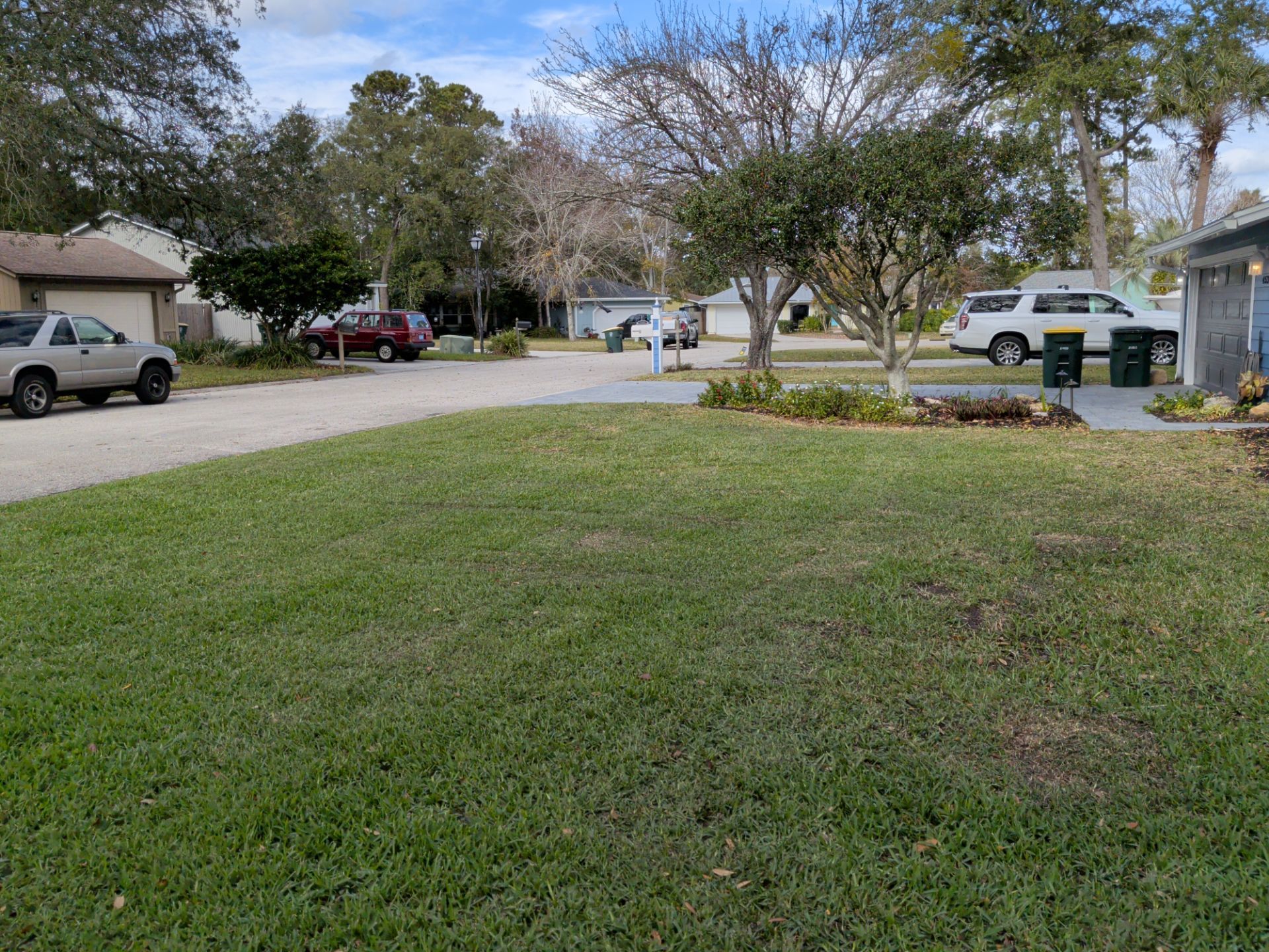 Flower Bed & Property Cleanup San Pablo area — Jacksonville Beaches, FL by Harmoni Home Services