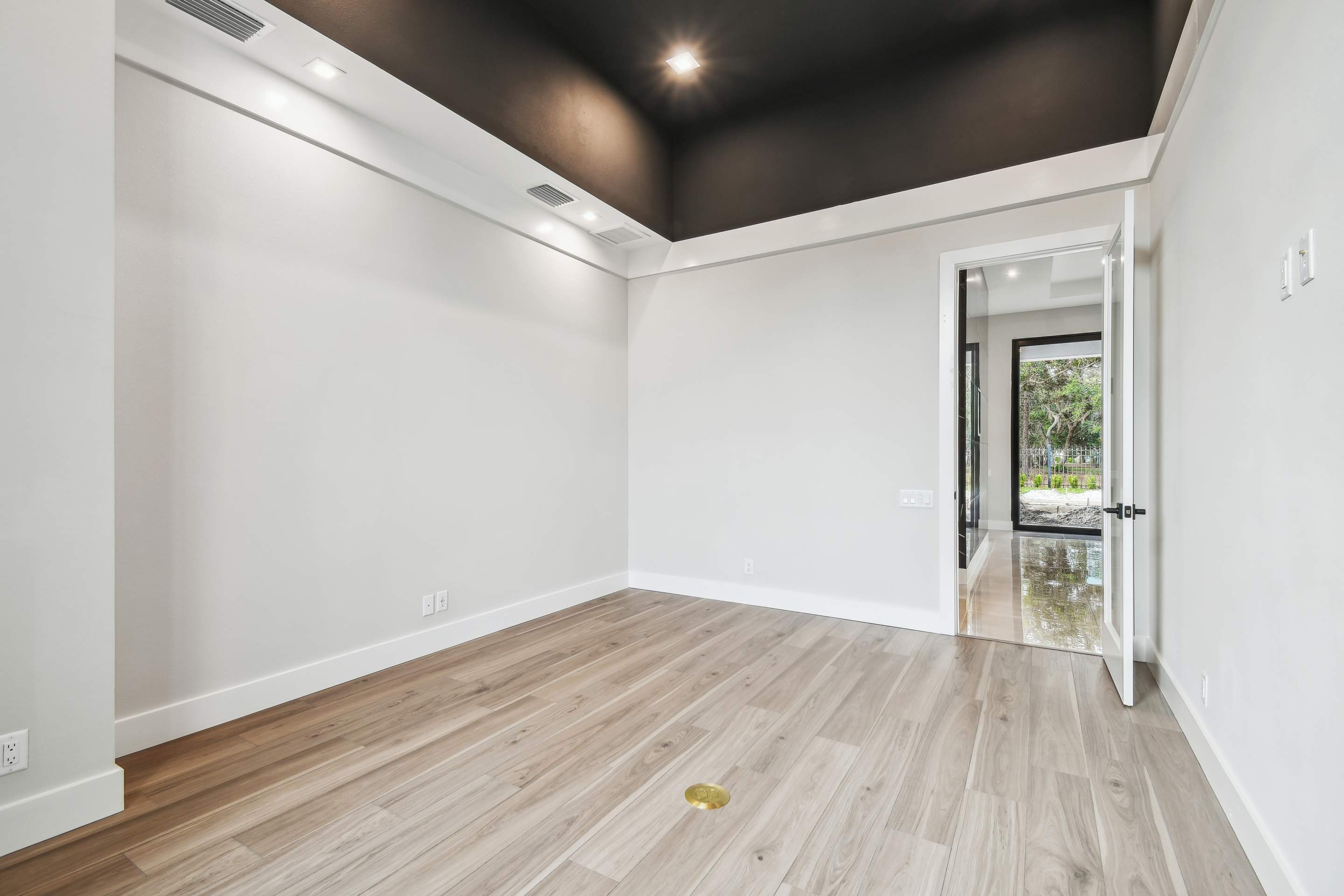 Custom Marina by Lyons Heritage Tampa, LLC