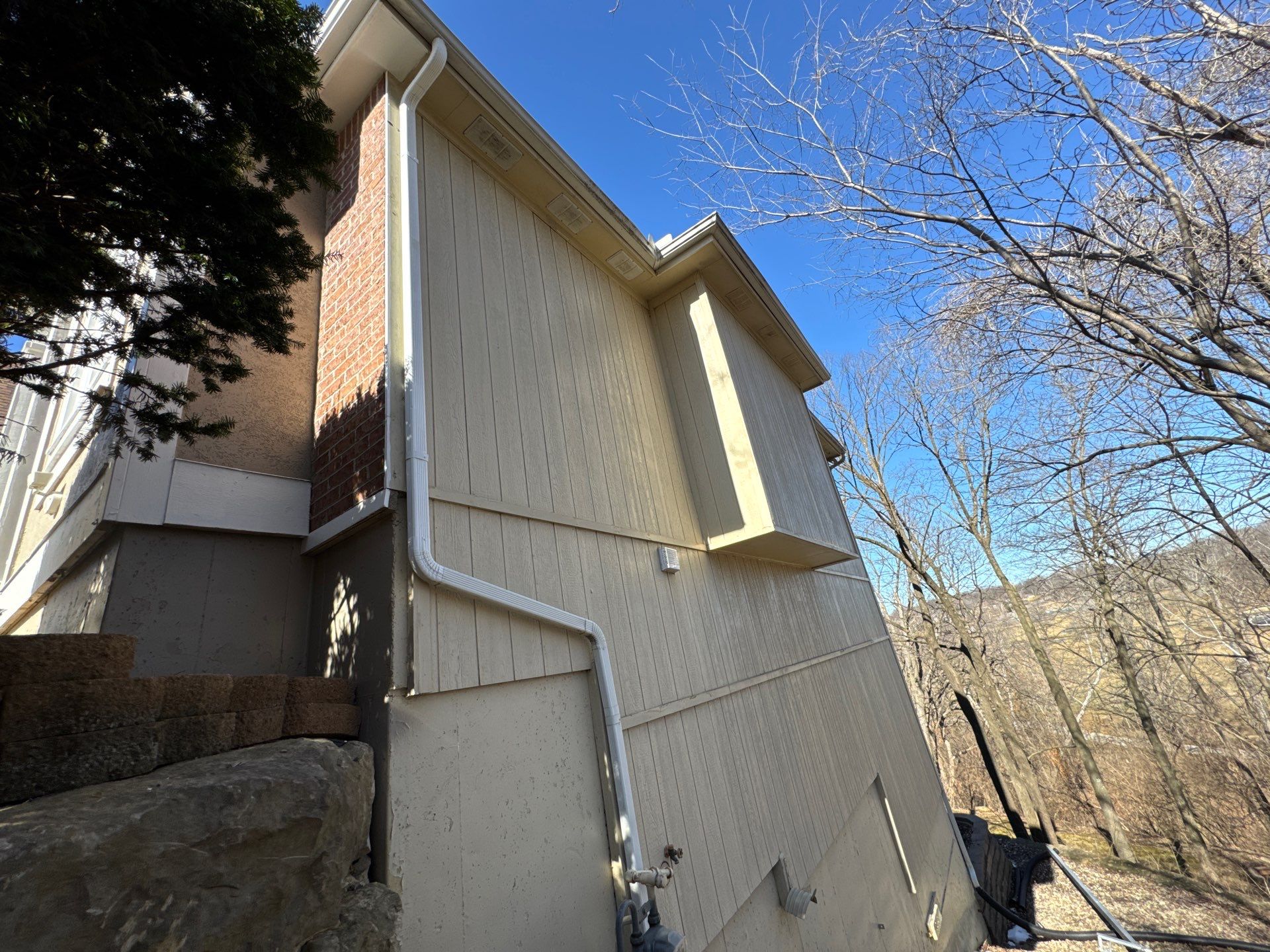 Siding Installation using Clay Market Square by EEC Windows, Siding & Roofing