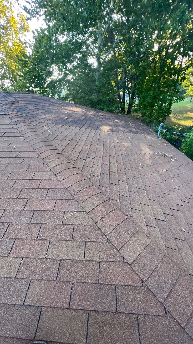 Owens Corning Oakridge Shingle - Color - Driftwood by deleted_company_780284
