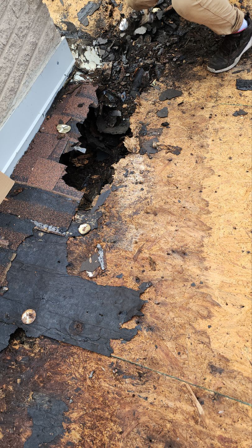 Residential Roofing Installation using Certainteed Landmark Moire Black by Galvan Roofing and Construction