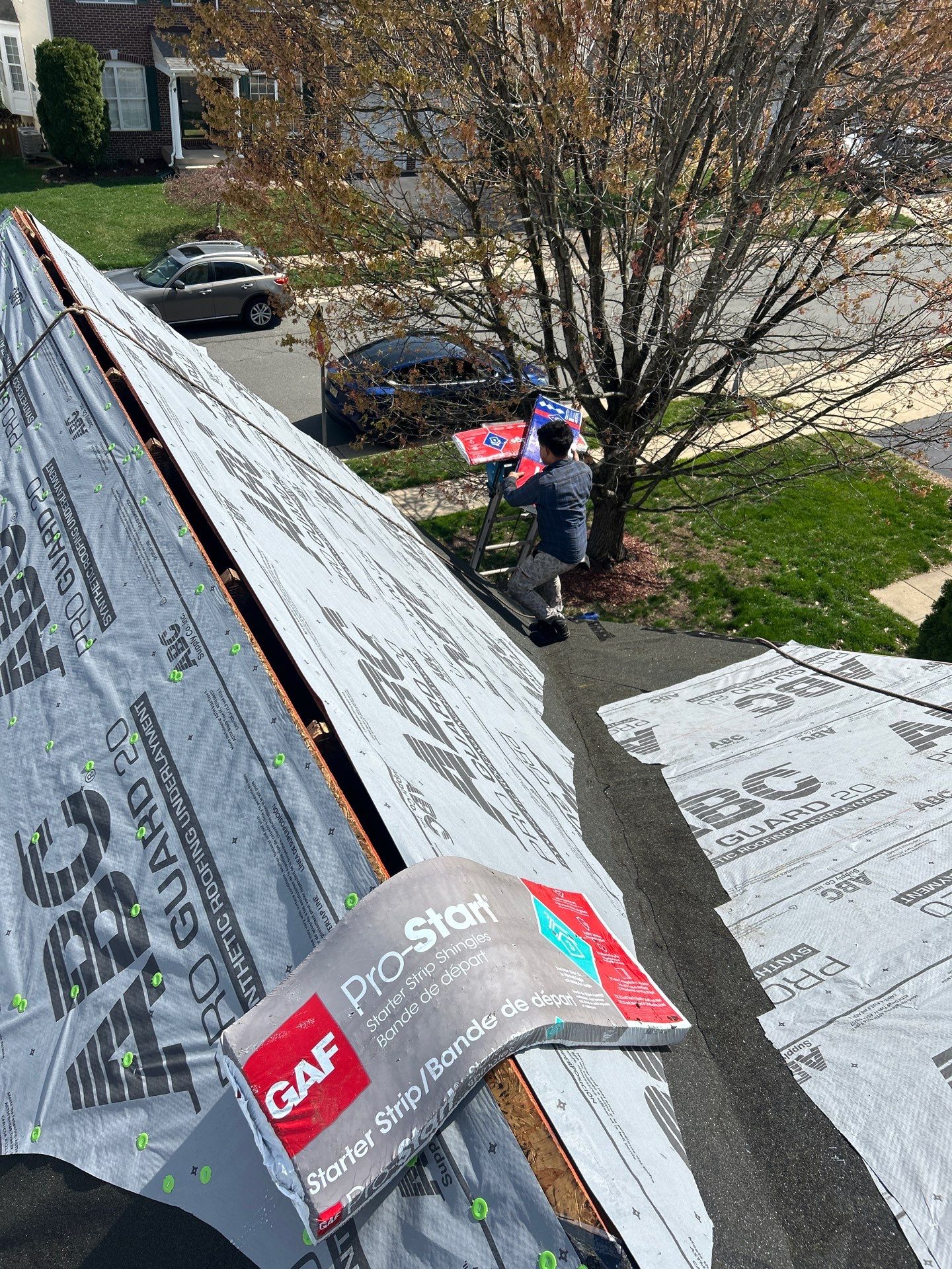 GAF HDZ - Weathered Wood by Elite Roofing LLC