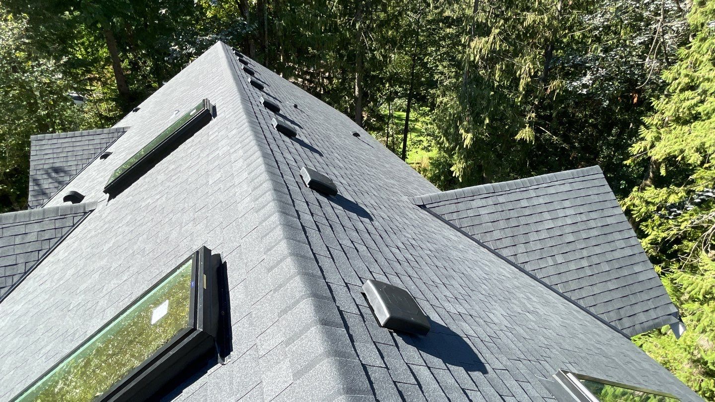 Residential Roofing Installation using OC Oakridge shingles by Top Notch Roofing Inc