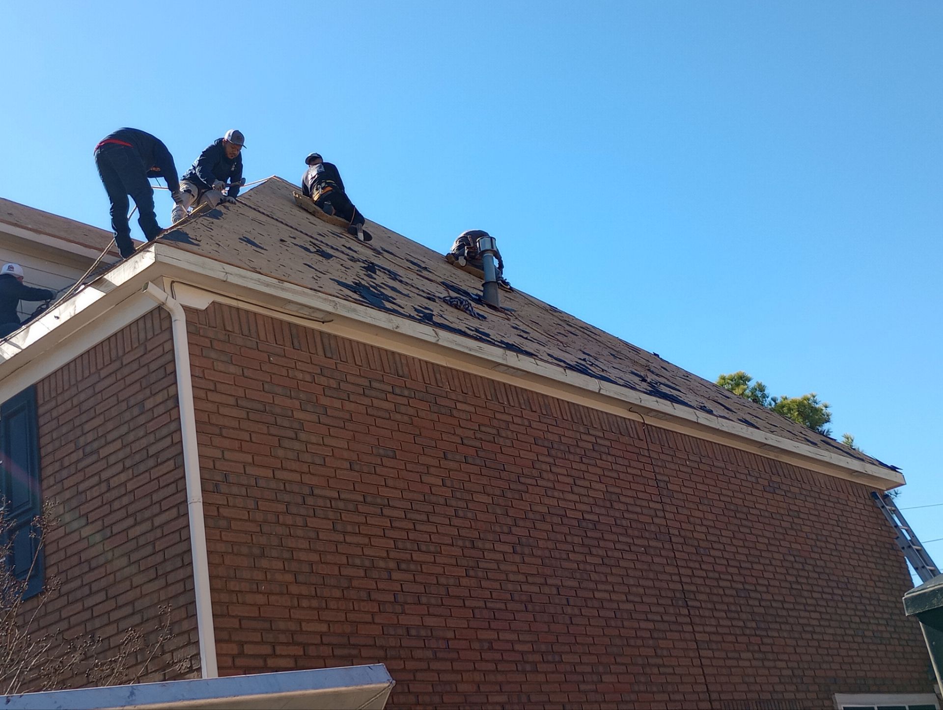 Residential Roofing Installation using Owen's Corning Duration (Lifetime) Shingles by Roof Repair Company