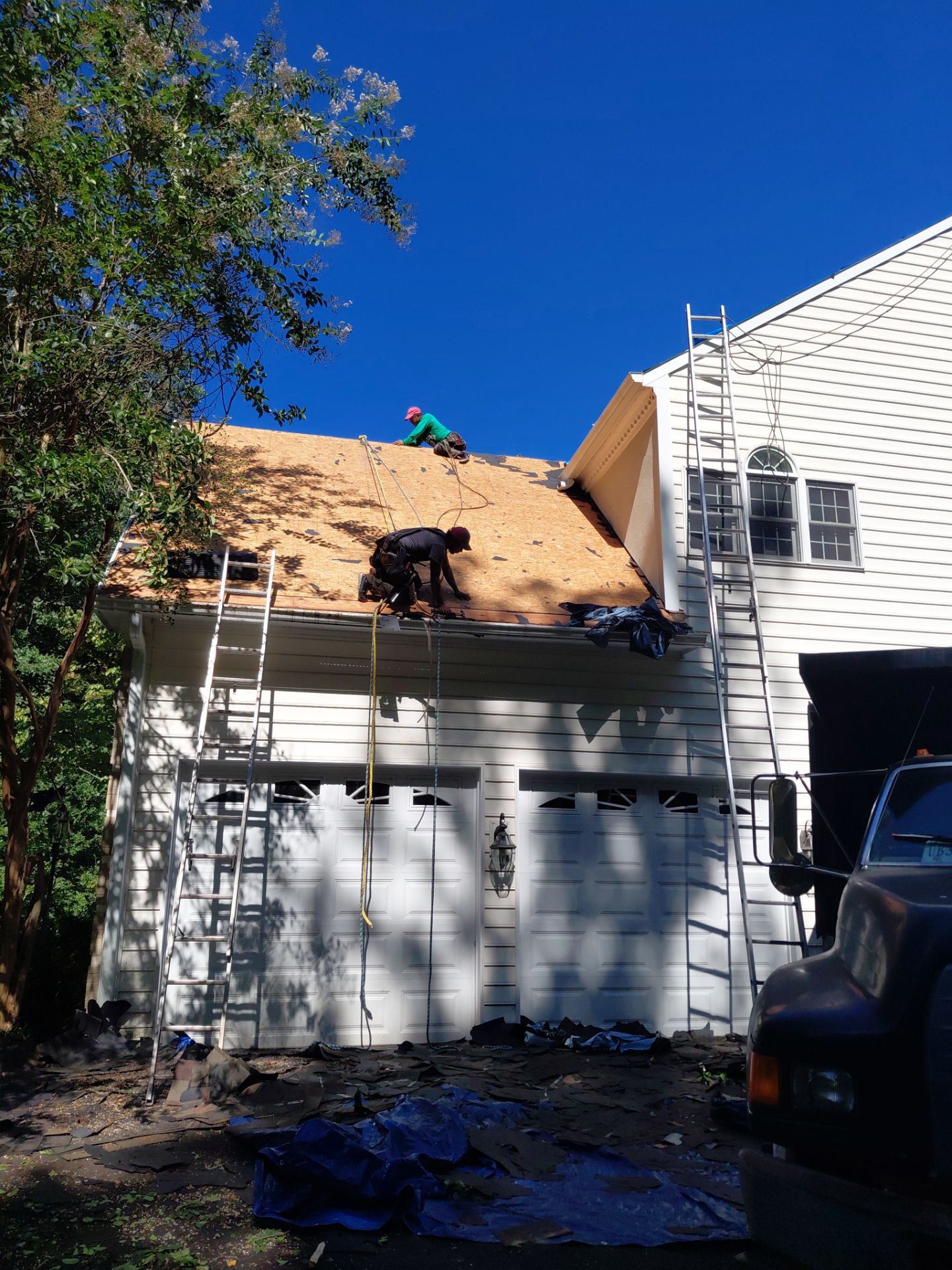 Fairfax station: Residential Roof with CertainTeed Landmark Pro in Max Def Shenandoah  by RM Banning, Inc.