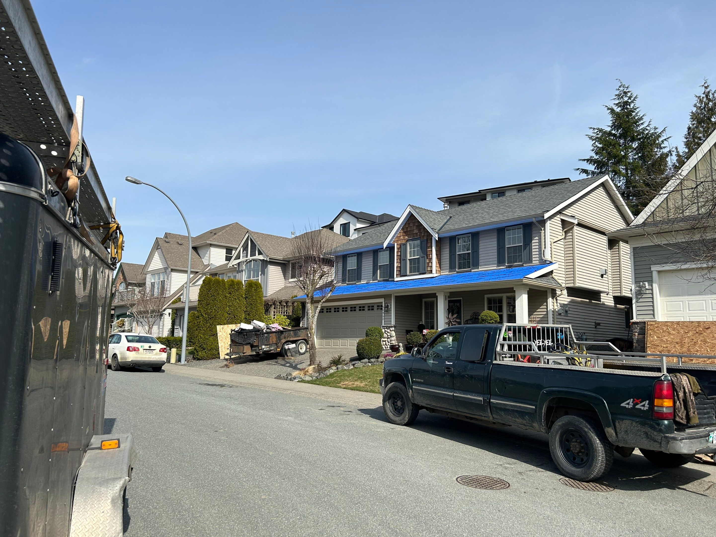 Residential Roofing Installation using OC Oakridge shingles by Top Notch Roofing Inc