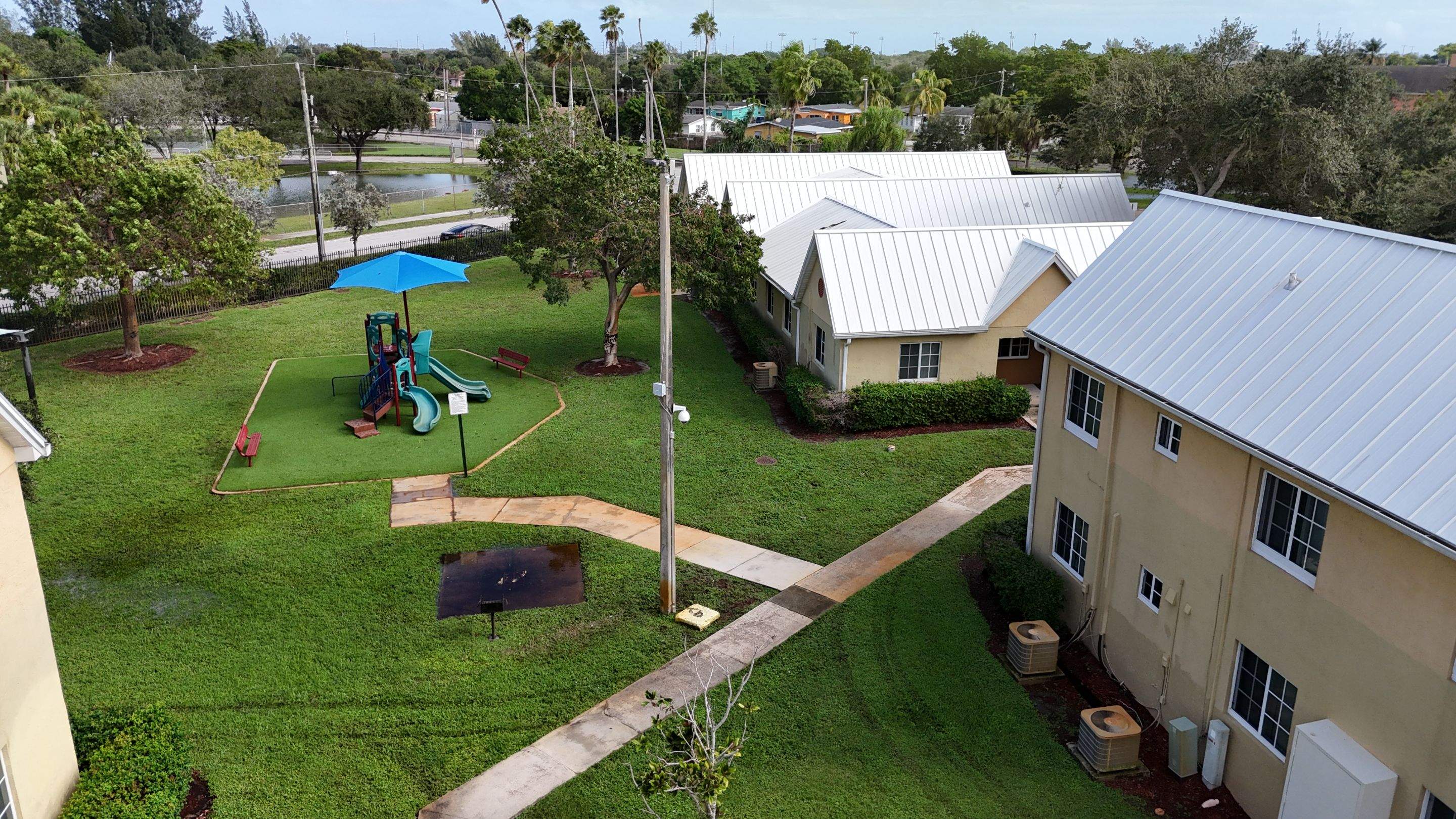 EVERGLADES HEIGHTS APTS. by Souffront Construction & Engineering