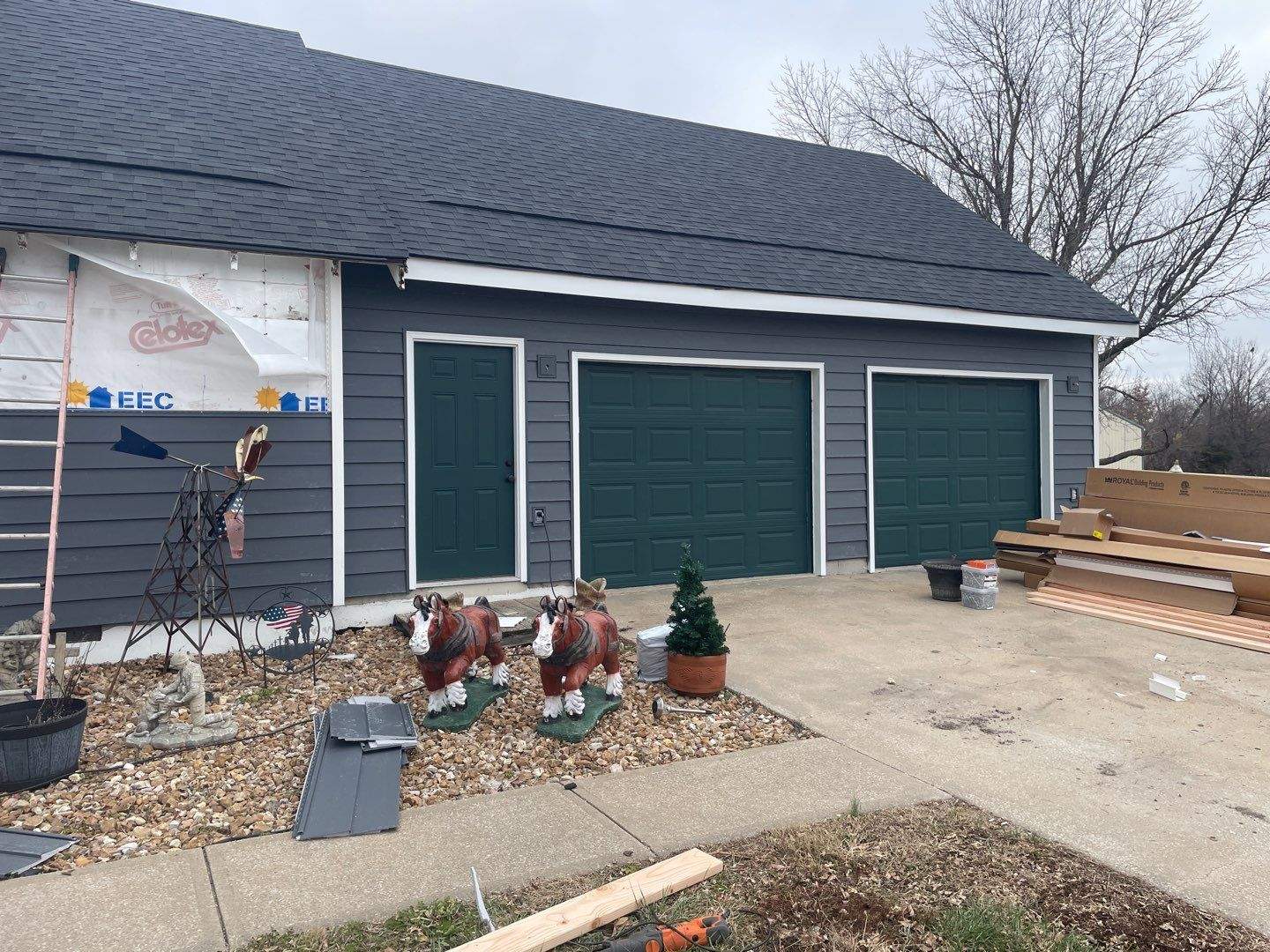 Siding Installation using Craneboard D7 by EEC Windows, Siding & Roofing
