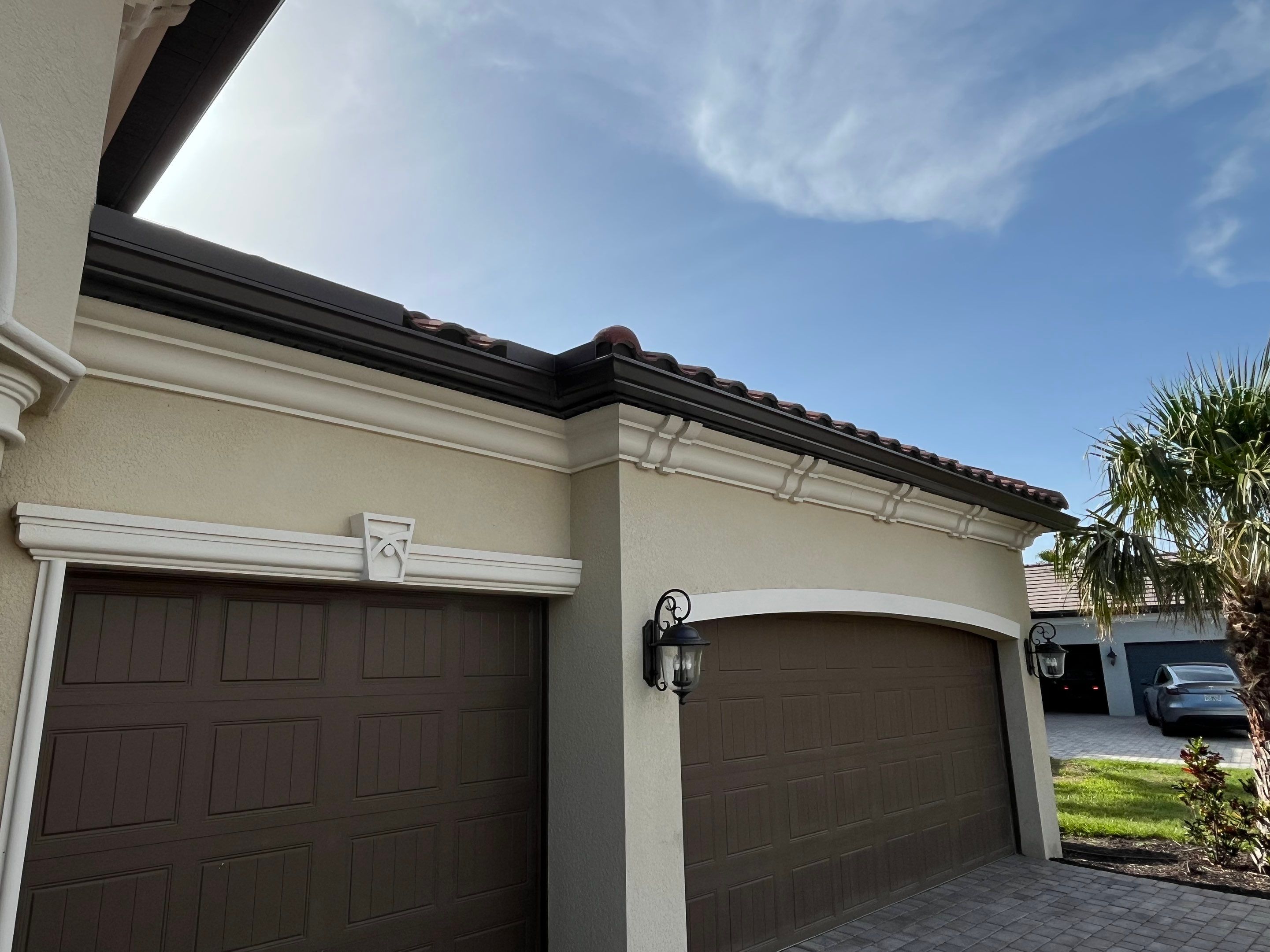 Musket Brown Seamless Gutters using Musket Brown Seamless Gutters in Brudenton by Gutter Professors