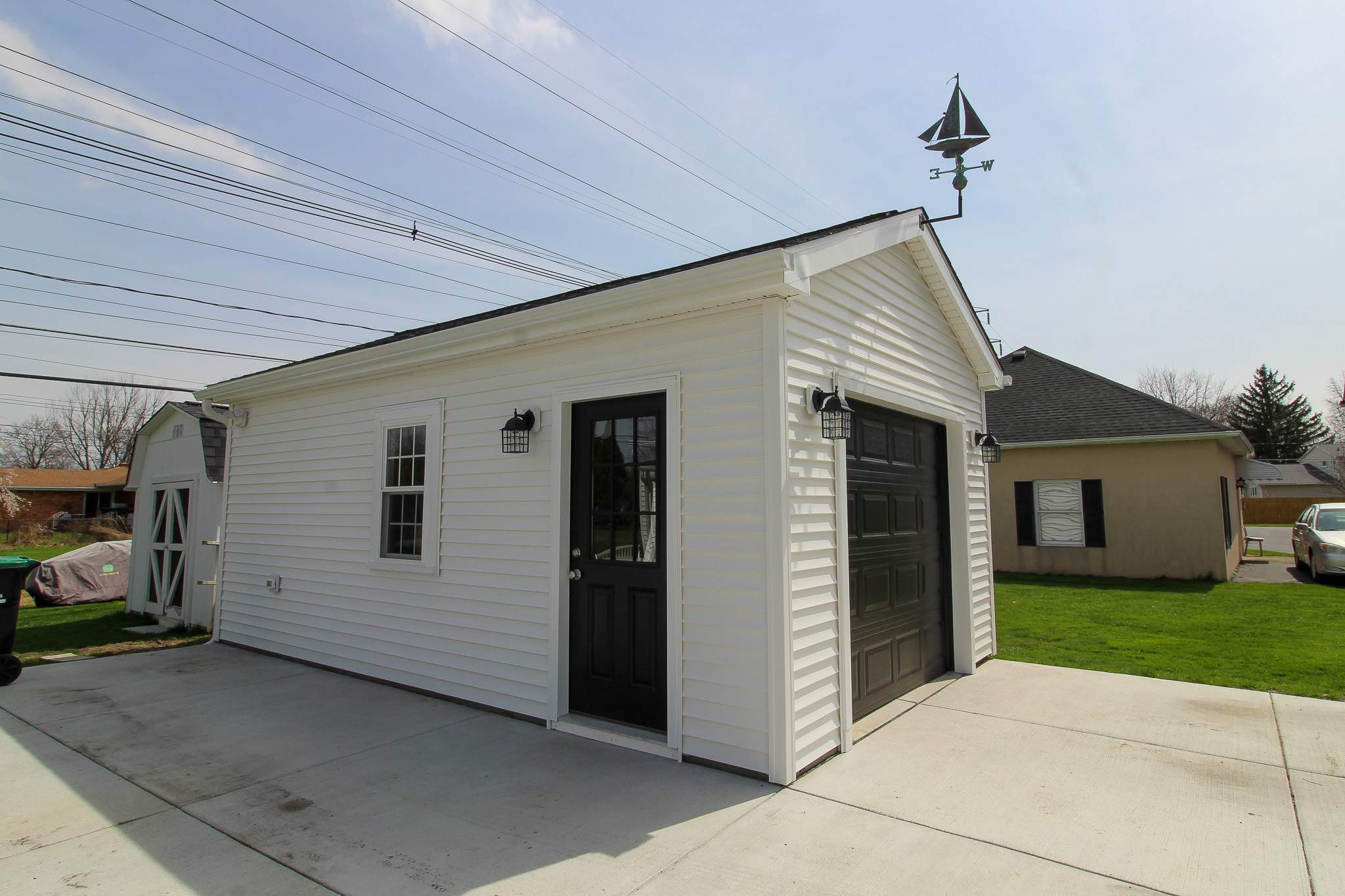 Garage by Ivy Lea Construction