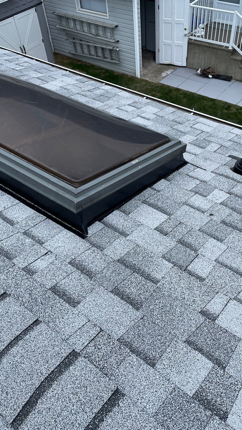 Residential Roofing Installation using OC Oakridge shingles by Top Notch Roofing Inc