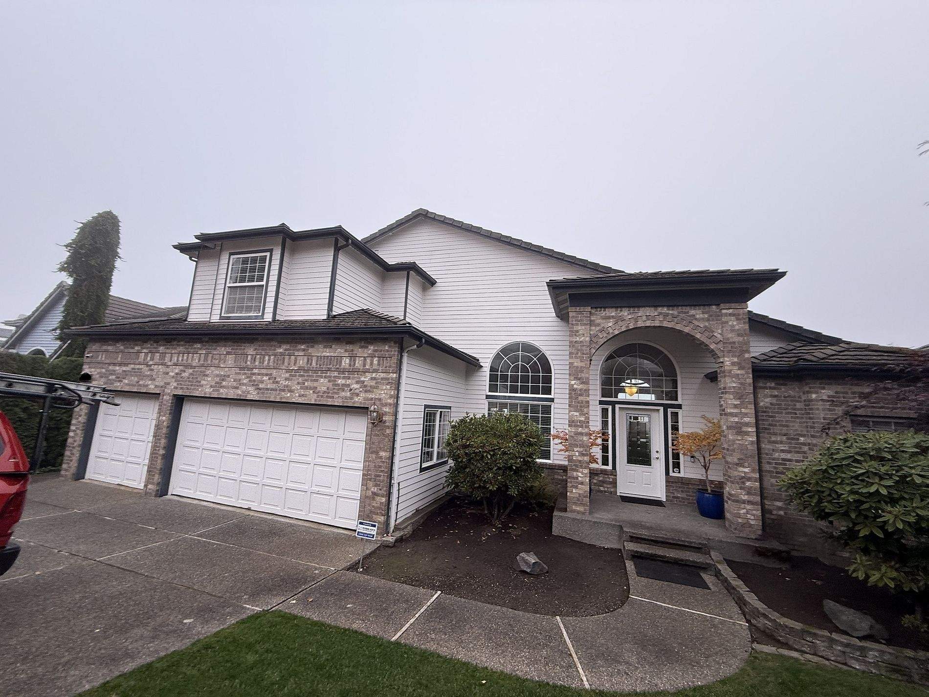 Residential Gutter Replacement in Tacoma, WA by Hanley Construction
