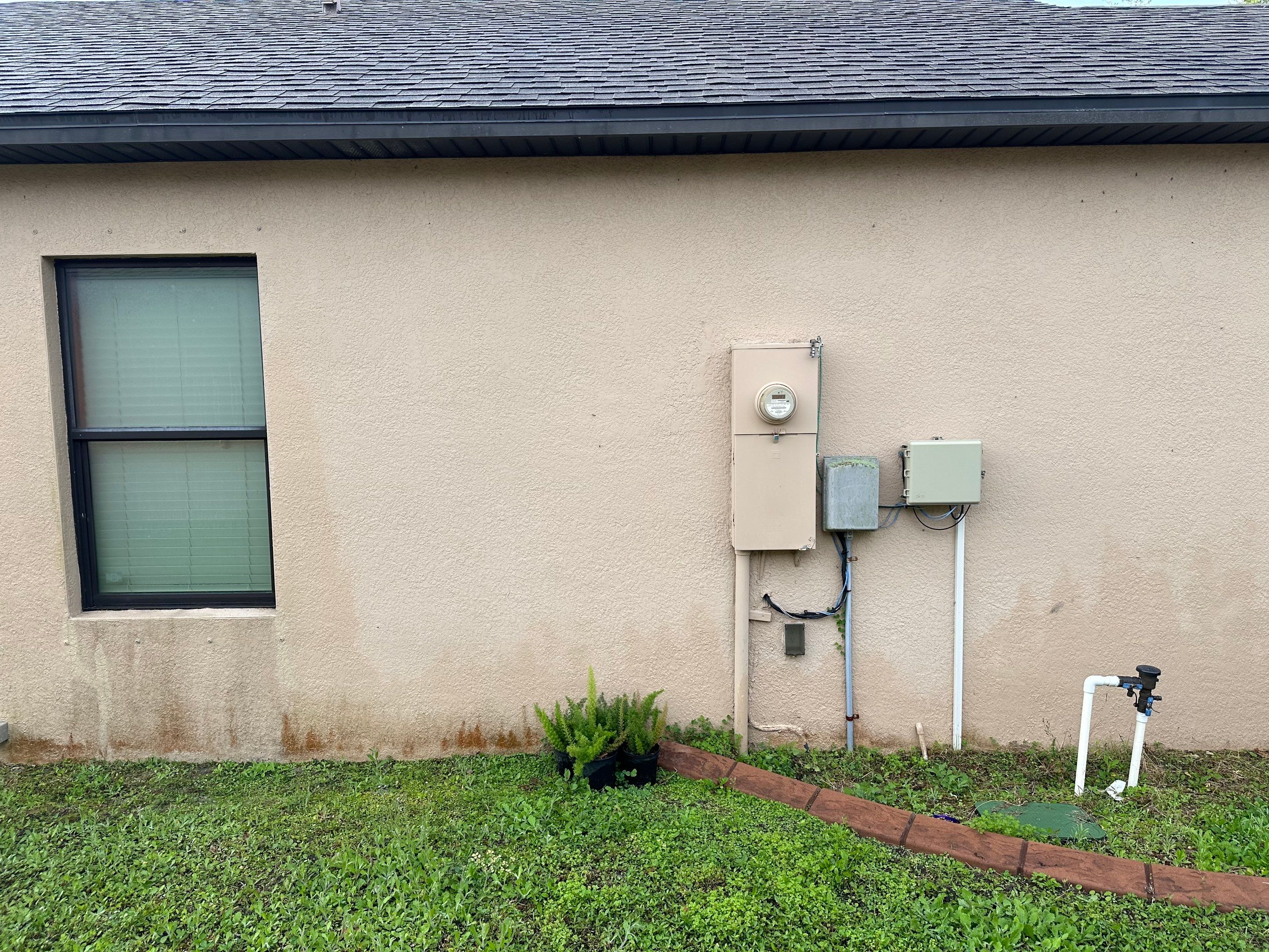 House Wash & Driveway Cleaning in Palmetto Estates Community, Palmetto, FL by Sunshine AquaWash