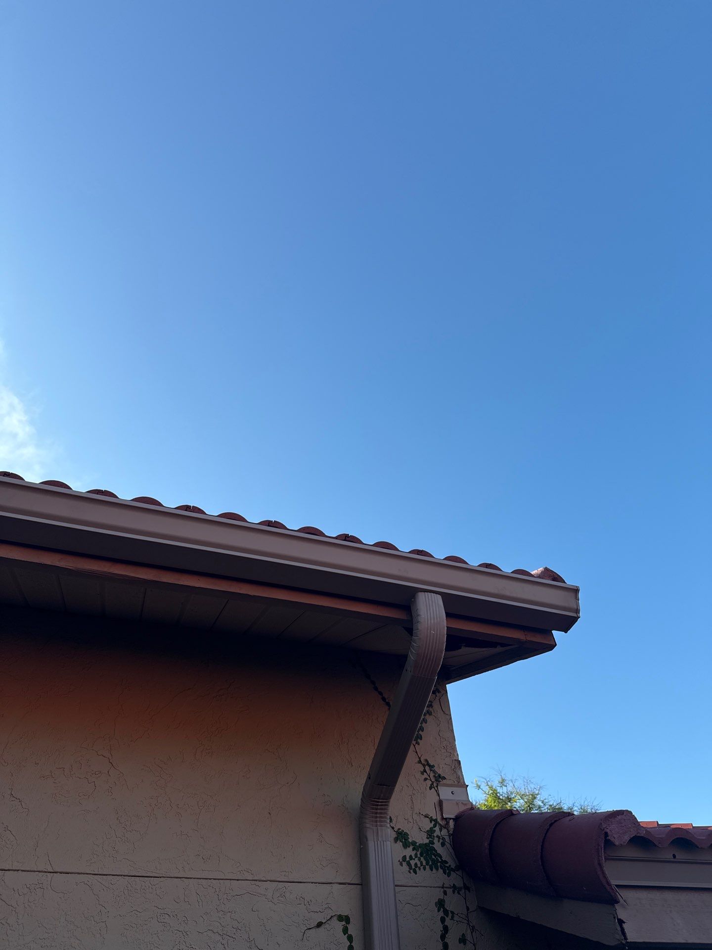 Seamless Gutter Installation in Sarasota FL by Gutter Professors