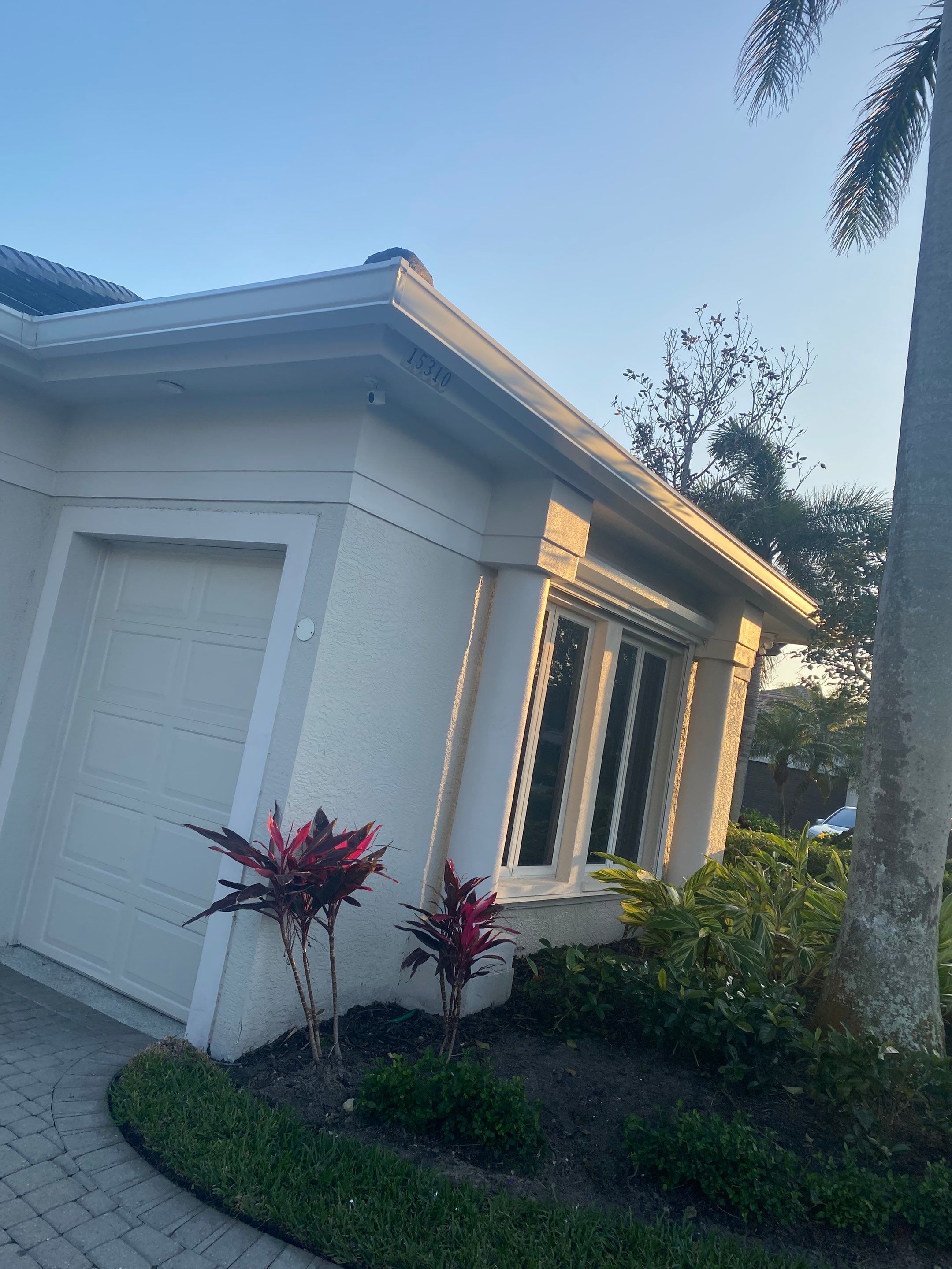 7-Inch Seamless Gutters for Luxury Homes in Naples FL by Gutter Professors