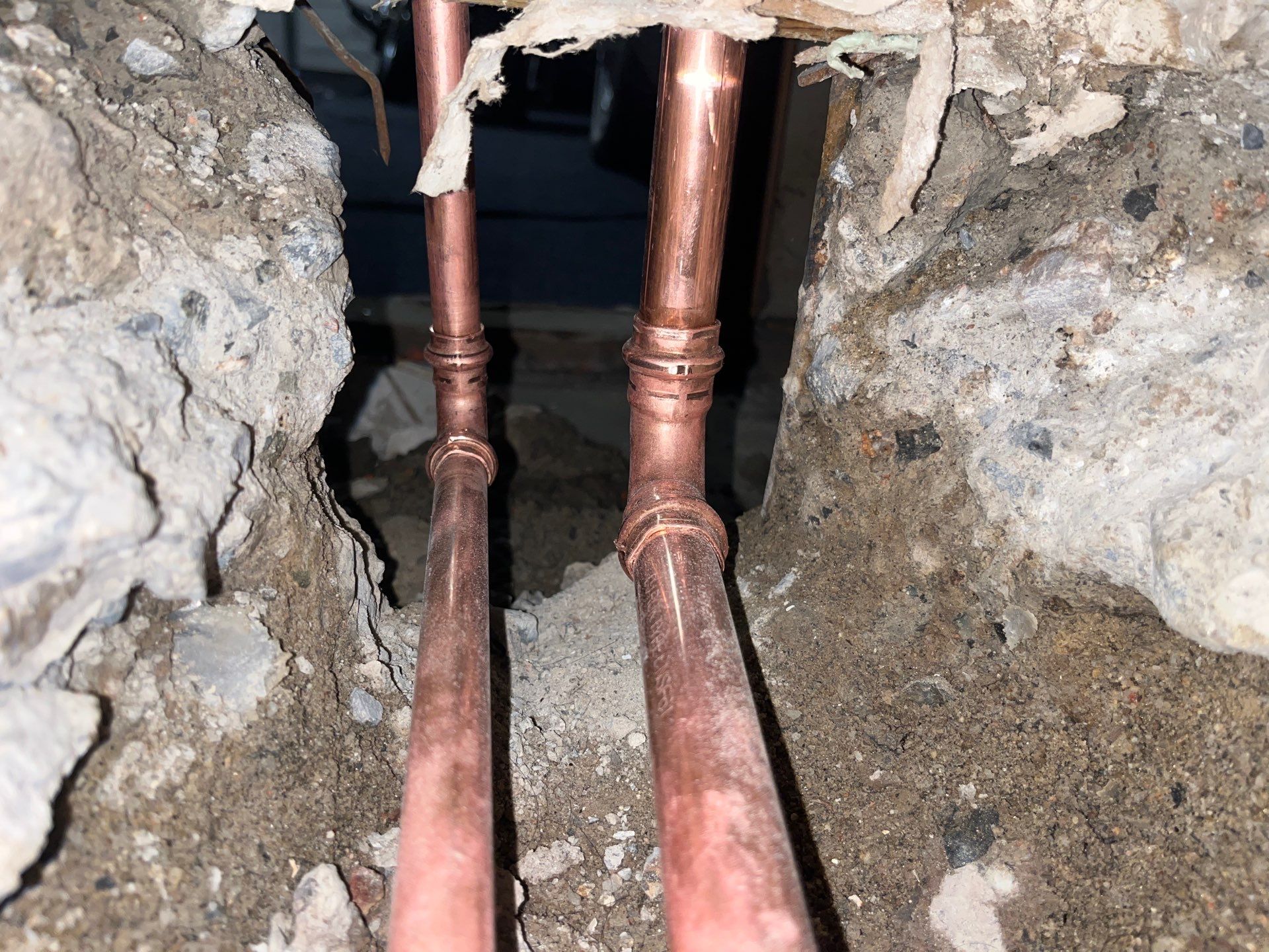 Installing Pipes by Us Plumbing