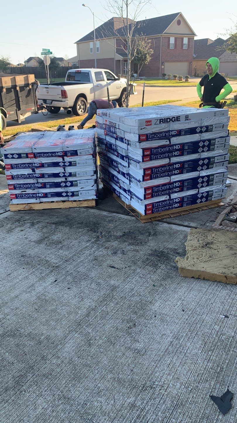 GAF HDZ - Weathered Wood by Elite Roofing LLC