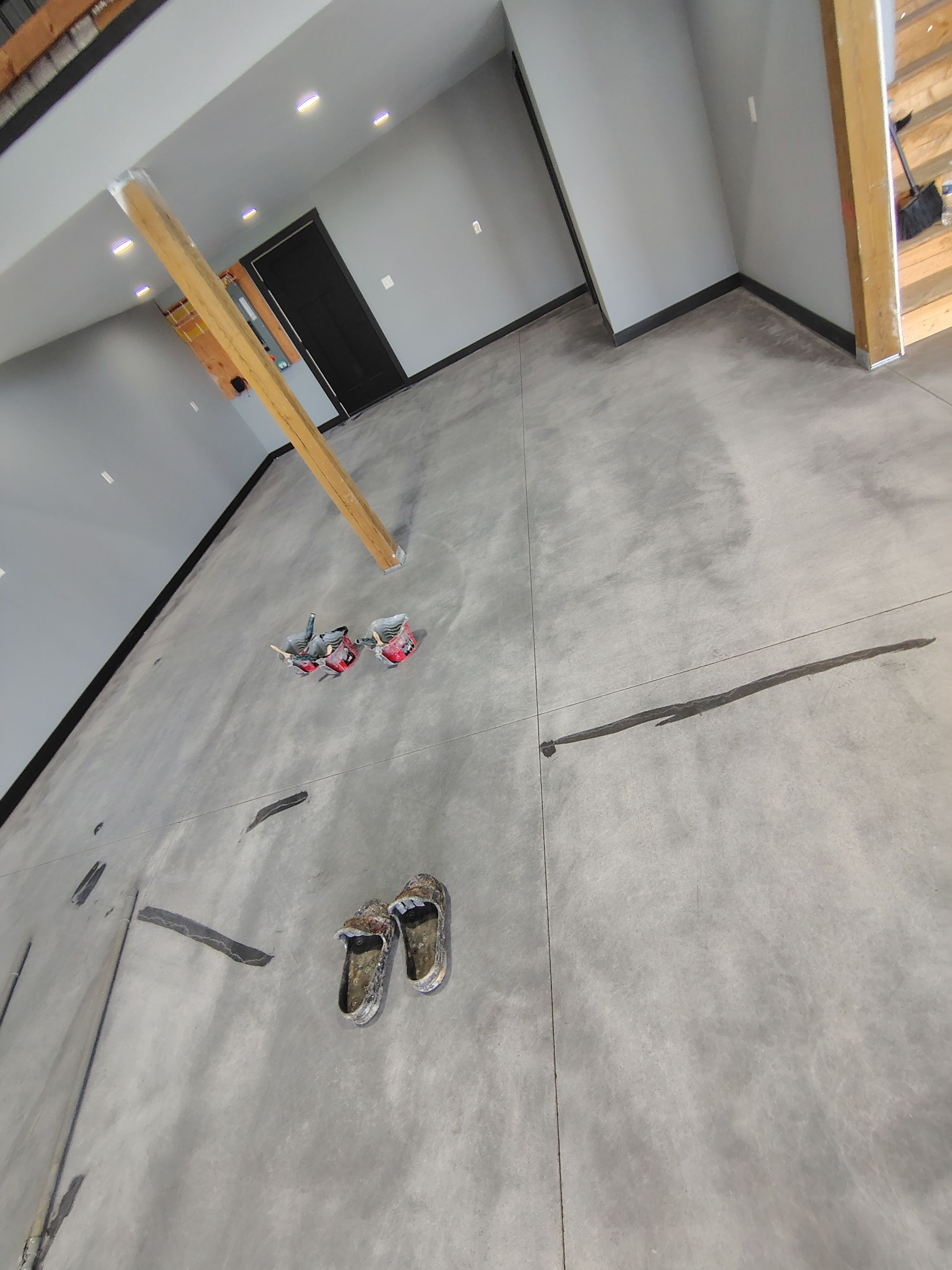 Polyaspartic Garage Floor Coating with Decorative Flake in Wentworth by Select Painting, Coatings & Garage Cabinets