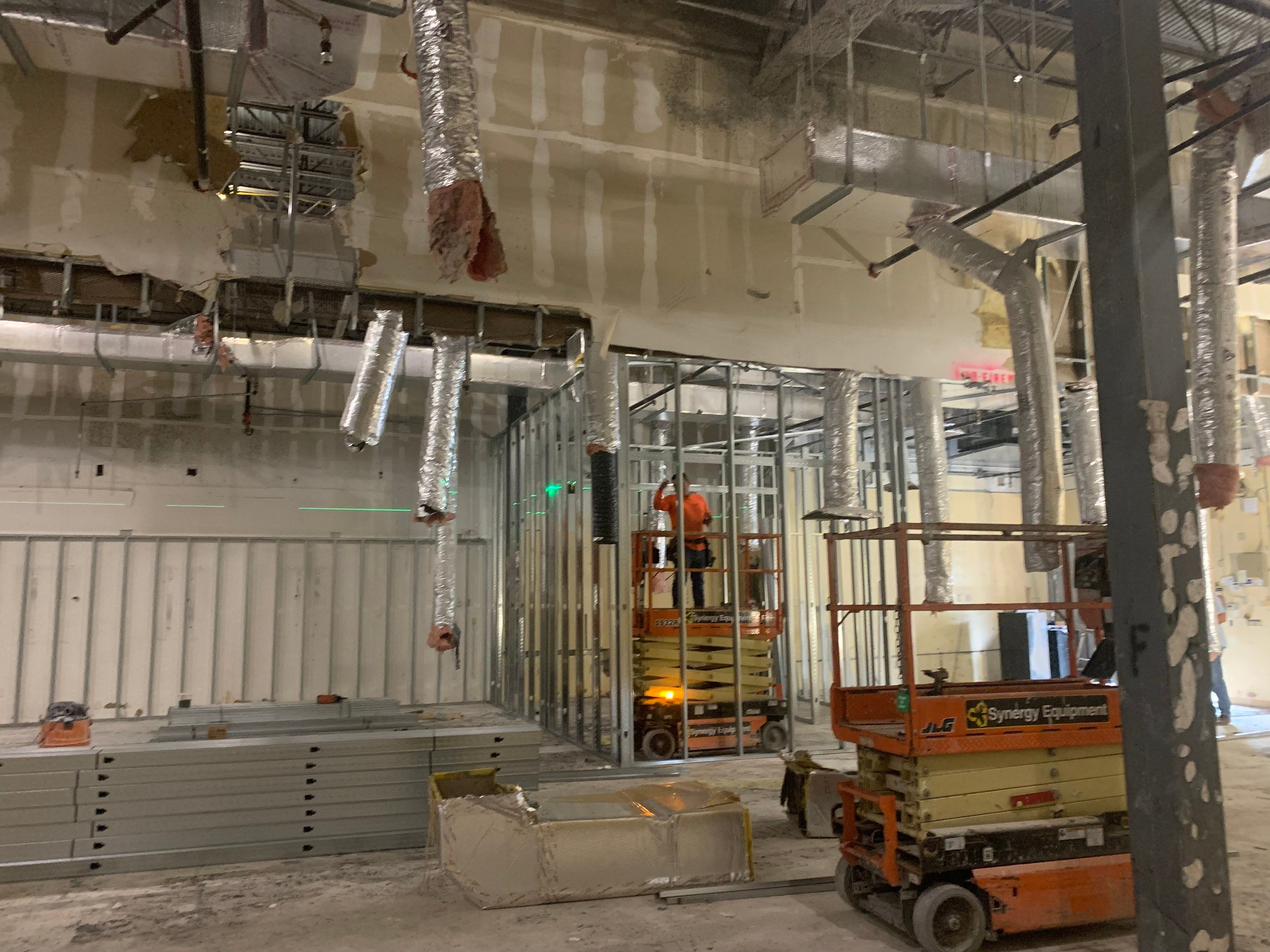 Aventura Comercial by The Goat Contractor ( Giampri Corp)