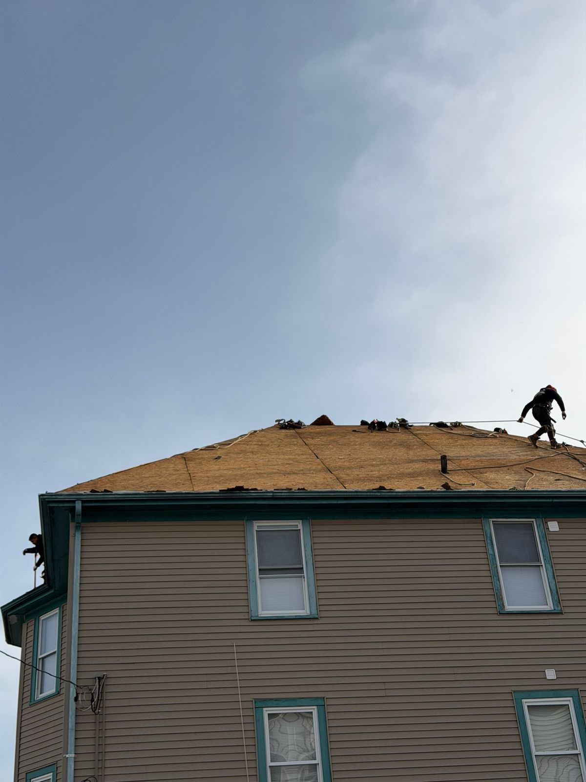 : Challenging Full Roof Replacement on Tall Home in Providence, RI – Owens Corning Duration by JOHNNYS PRO