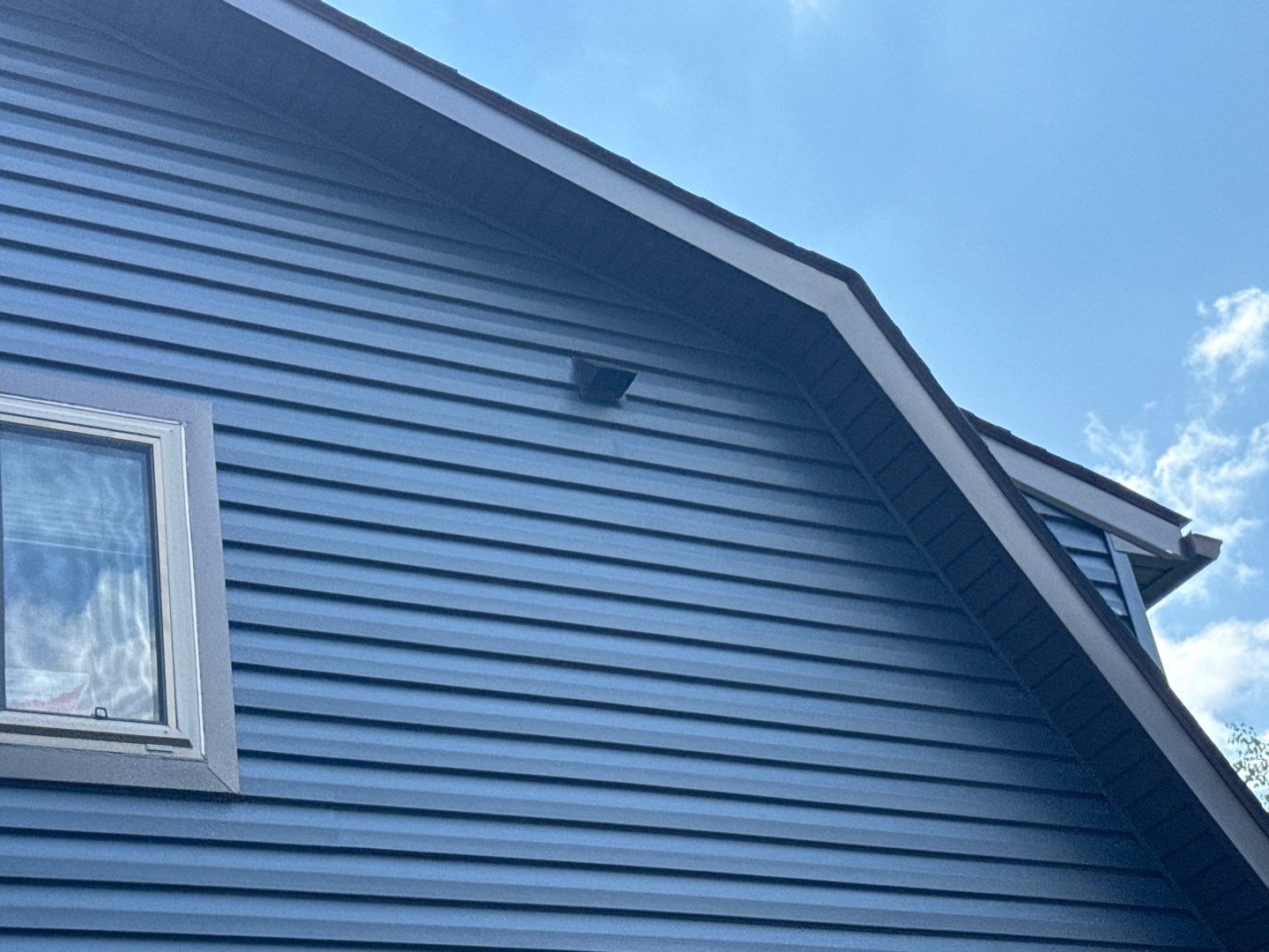 Siding Replacement using Alside Charter Oak D4.5" by 180 Contractors