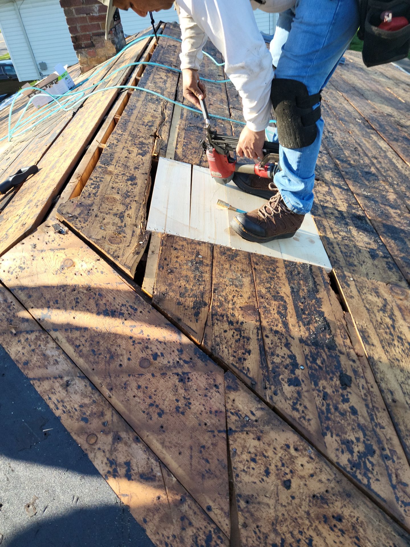 Atlas Pinnacle, Color, Weathered Wood, Drip Edge, Royal Brown by Eagle Eye Roofing