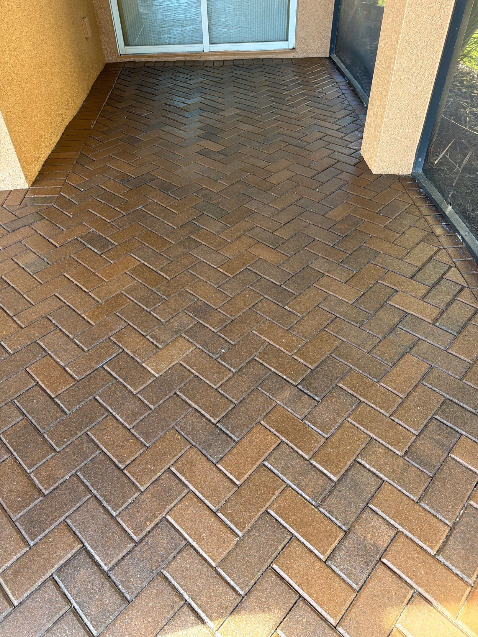 Valencia Lakes Paver Stripping and Sealing for Full Residential Property by Supreme Paver Experts