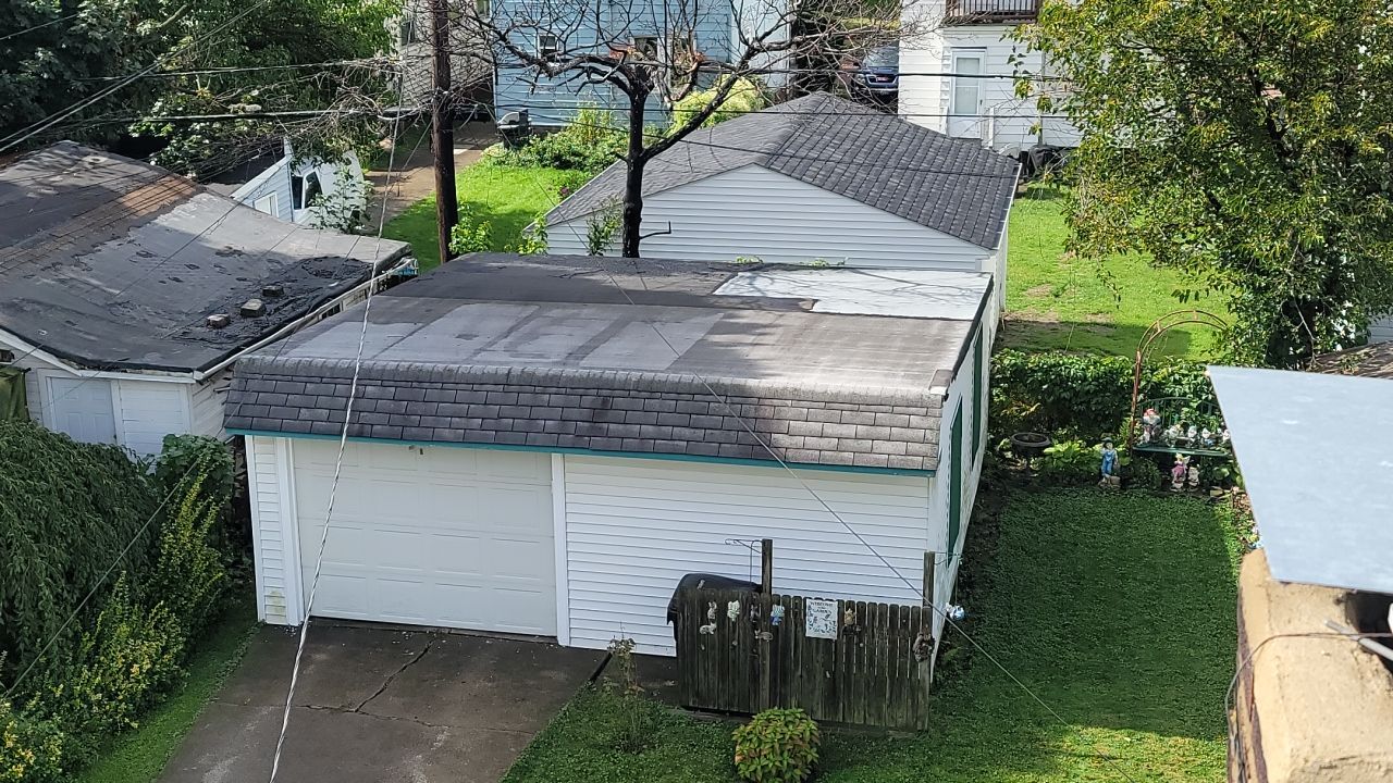 ATLAS PINNACLE COLOR: HEARTHSTONE DRIP EDGE: WHITE by Eagle Eye Roofing