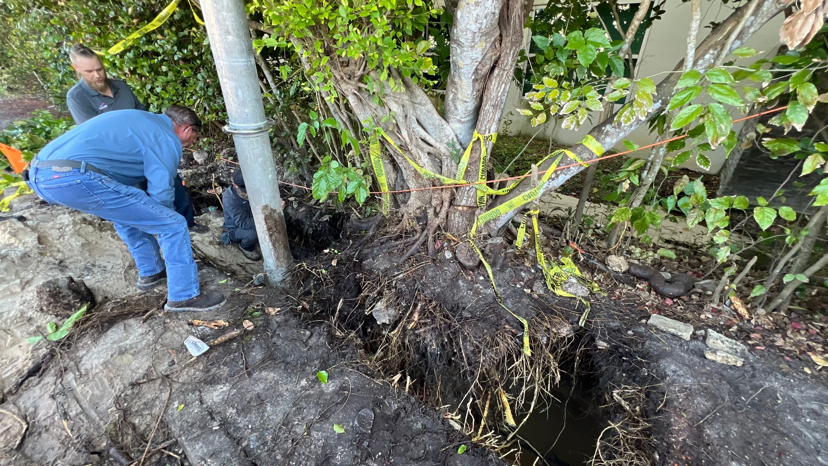 Hydro Excavating a Water Main for Repair by APS Power & Water