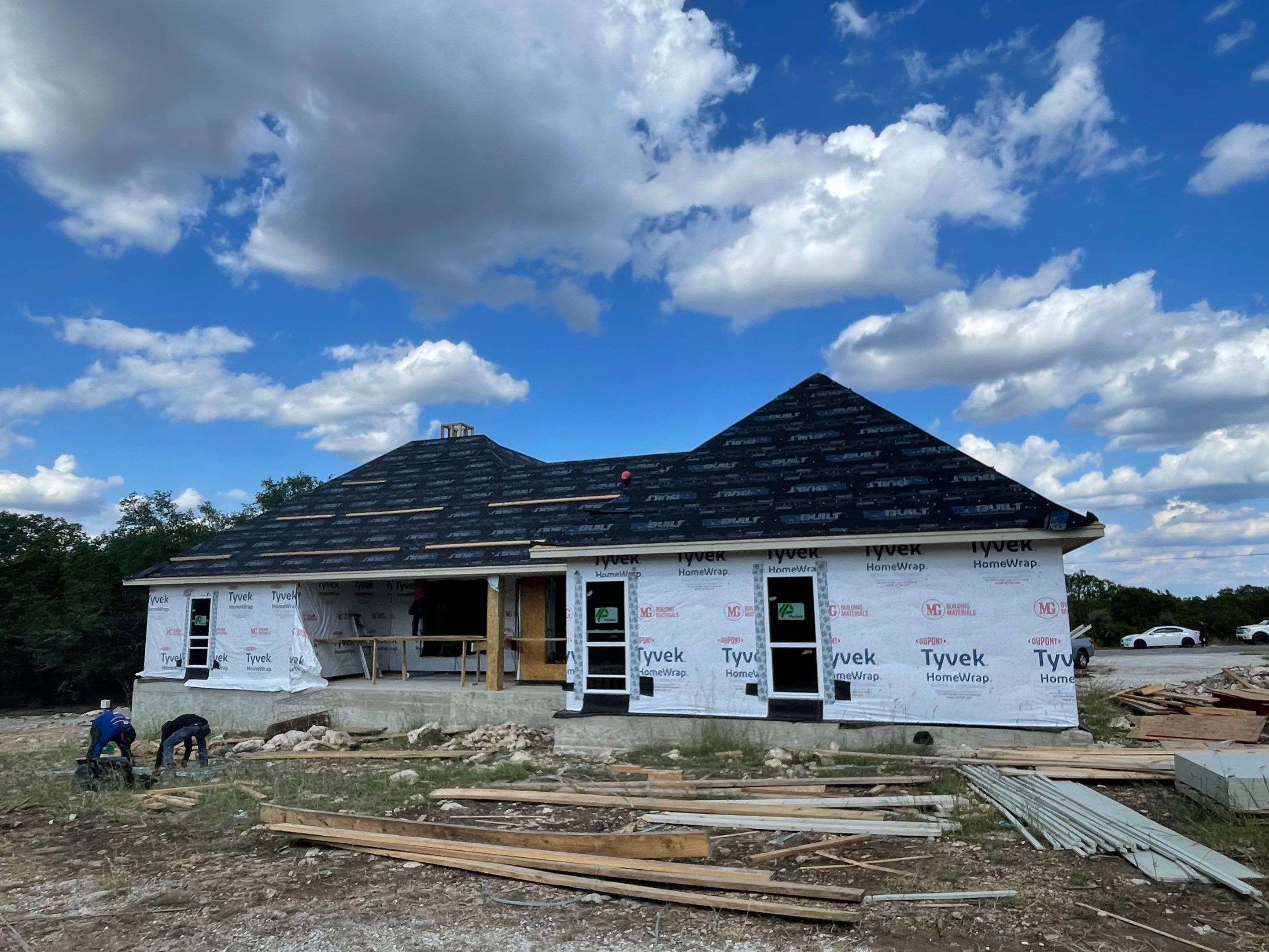 New Home Construction using Owens Corning 30 year Architectural Shingles by Premier Roofing and Contracting
