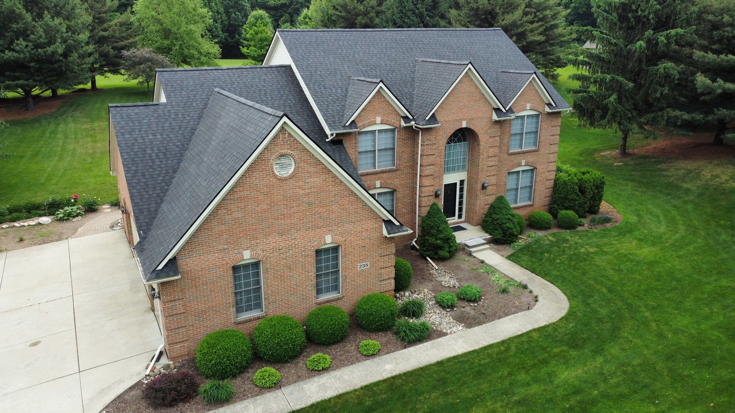 New Roof Installation - Private Residence  by Bloomfield Construction & Restoration