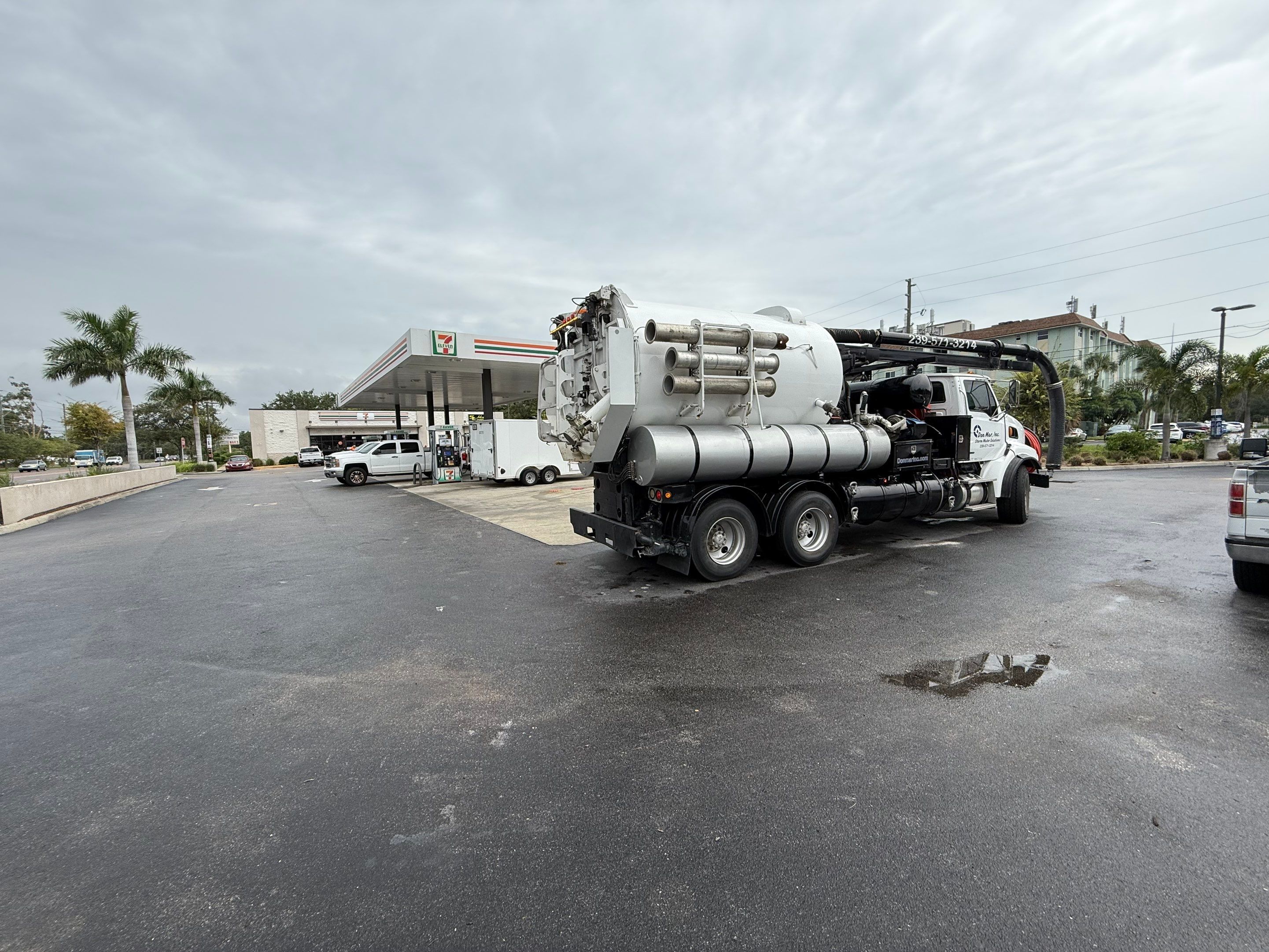 St. Petersburg 7-Eleven Stormwater System Cleaning by Don Mar, Inc. Storm Water Solutions