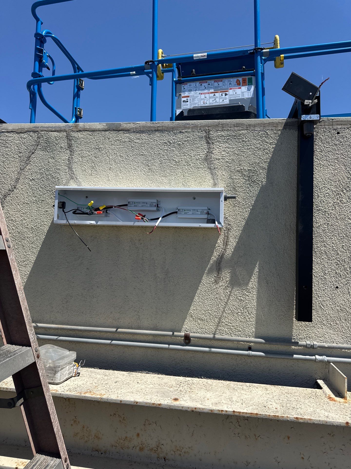 Project in Long Beach by Golden State Signs