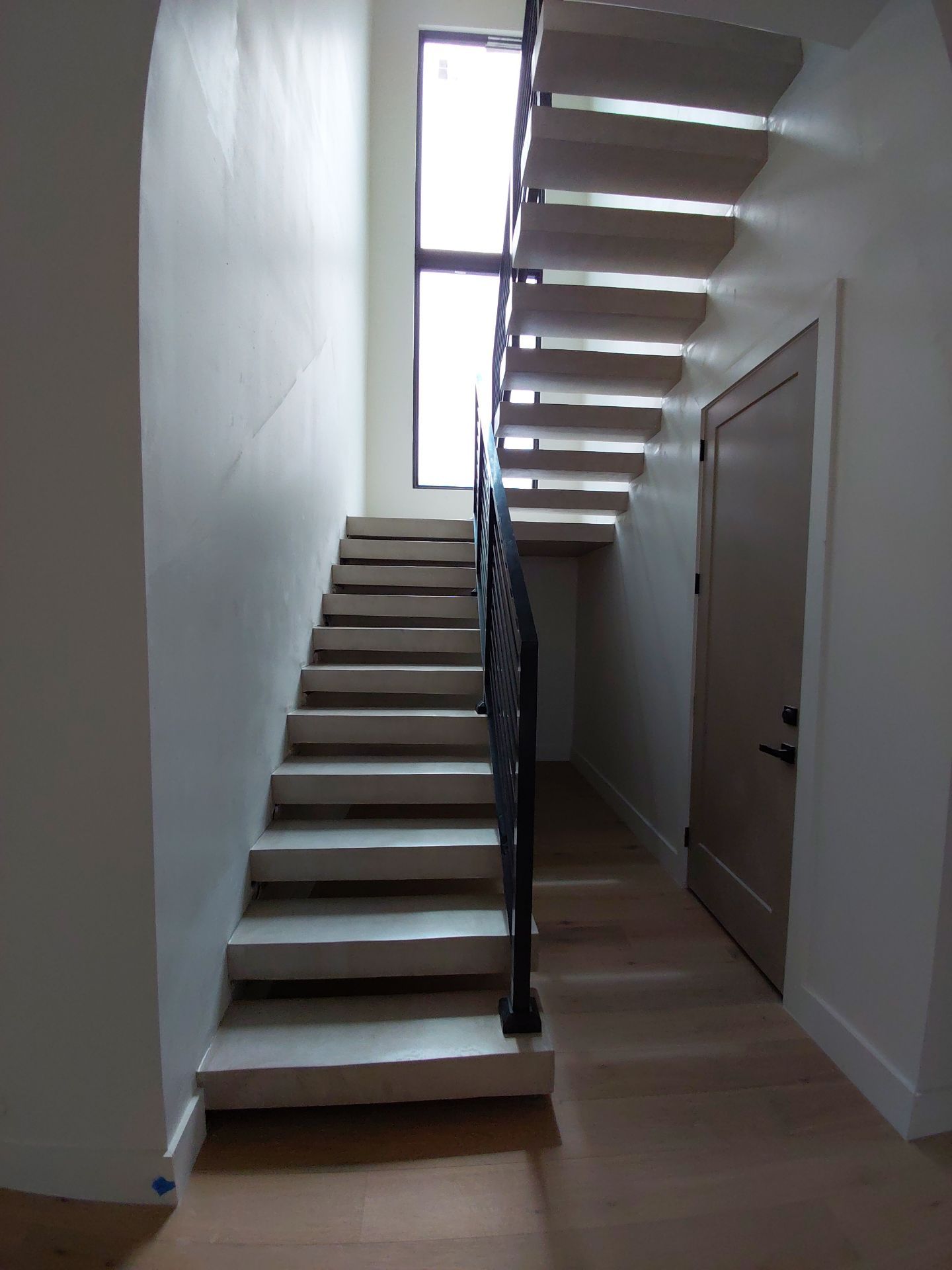 Floating Steps with microtopping by Seamless Surfaces