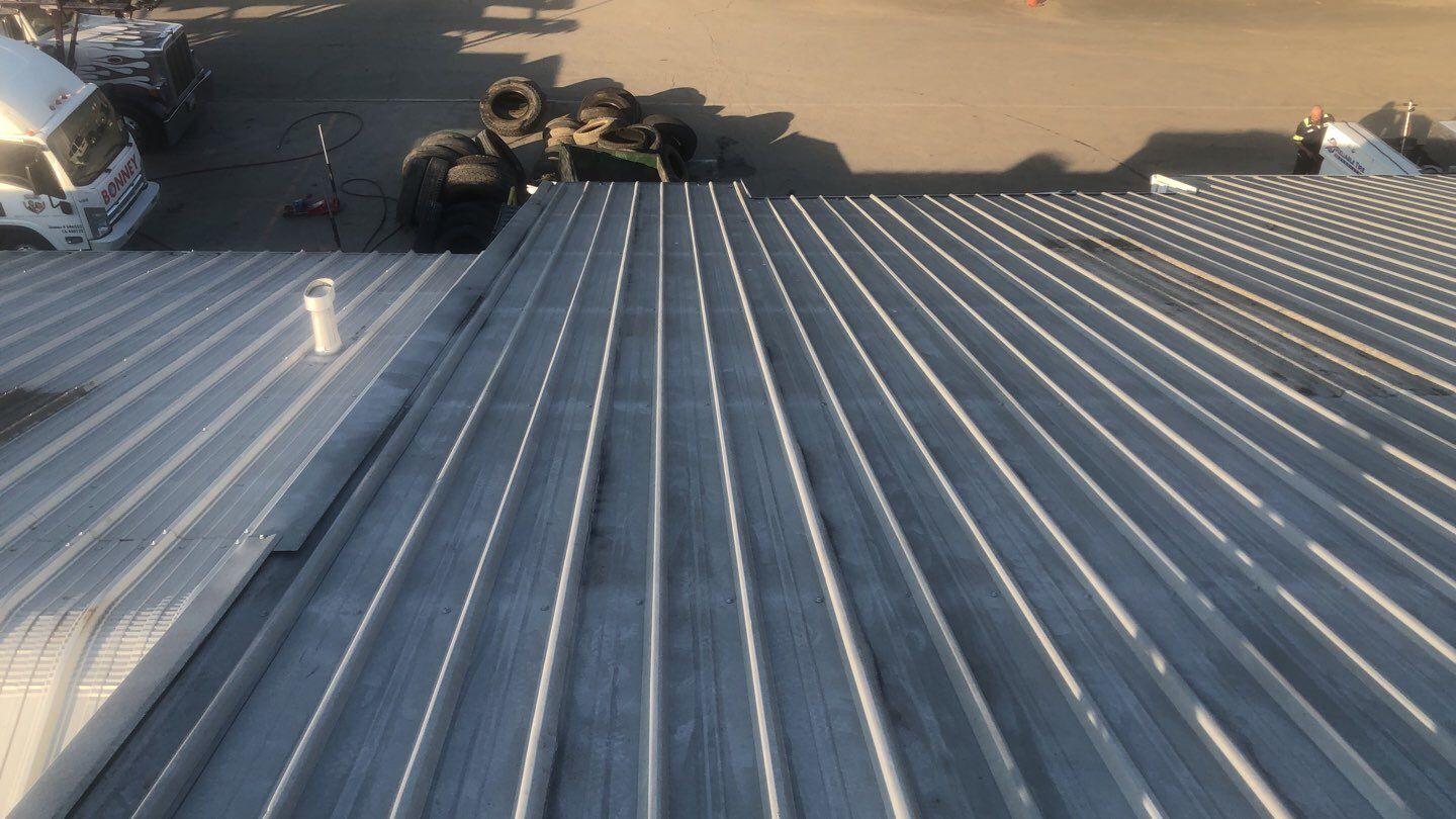 MR Roofing system using Conklin Benchmark/PUMA XL fabric and coating by Straight Edge Roofing Inc