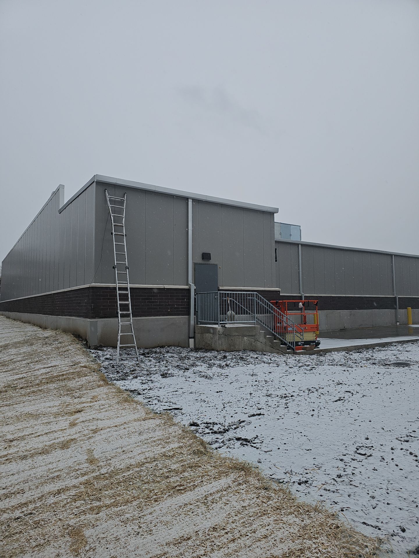 Commercial Roofing Installation using Insulated roof and wall panels by Nitro Roofing and Construction