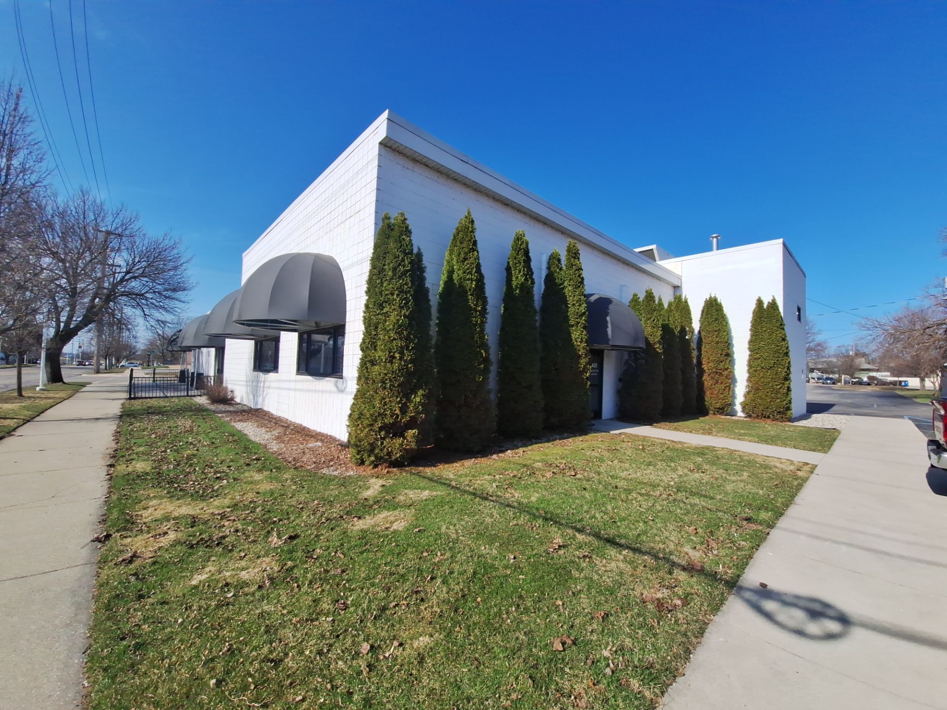Exterior Cleaning & Maintenance | Pine St Cafe – Ferrysburg Michigan by Gordon Painting