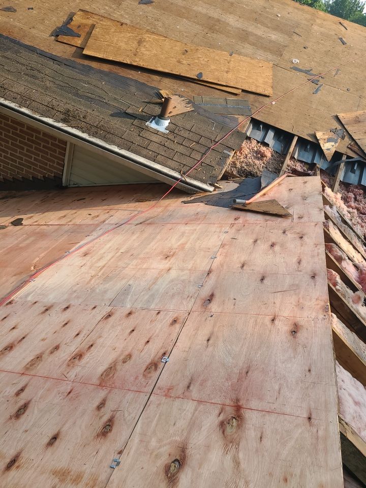 Burke: CertainTeed Landmark Pro Architectural Shingles in Max Def Weathered Wood by RM Banning, Inc.