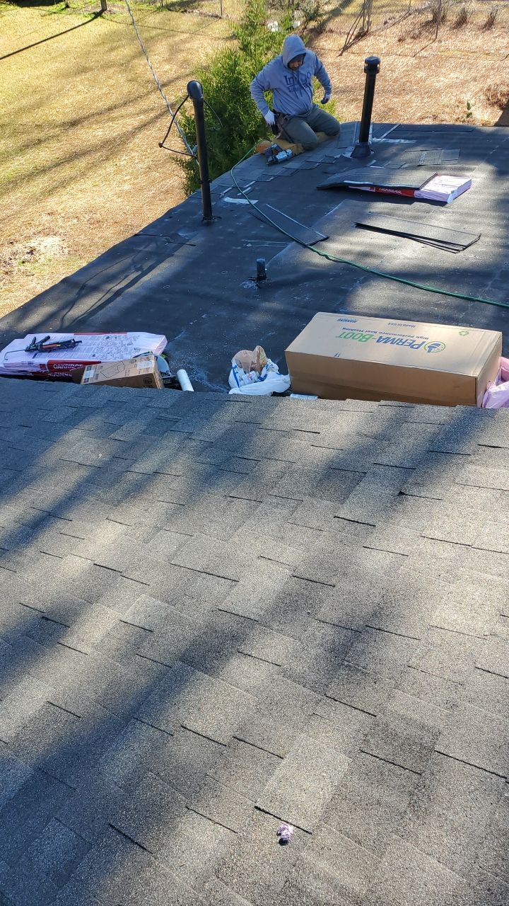 Residential Roofing Installation using Owens Corning Oakridge- Williamsburg Gray by Indigo State Roofing