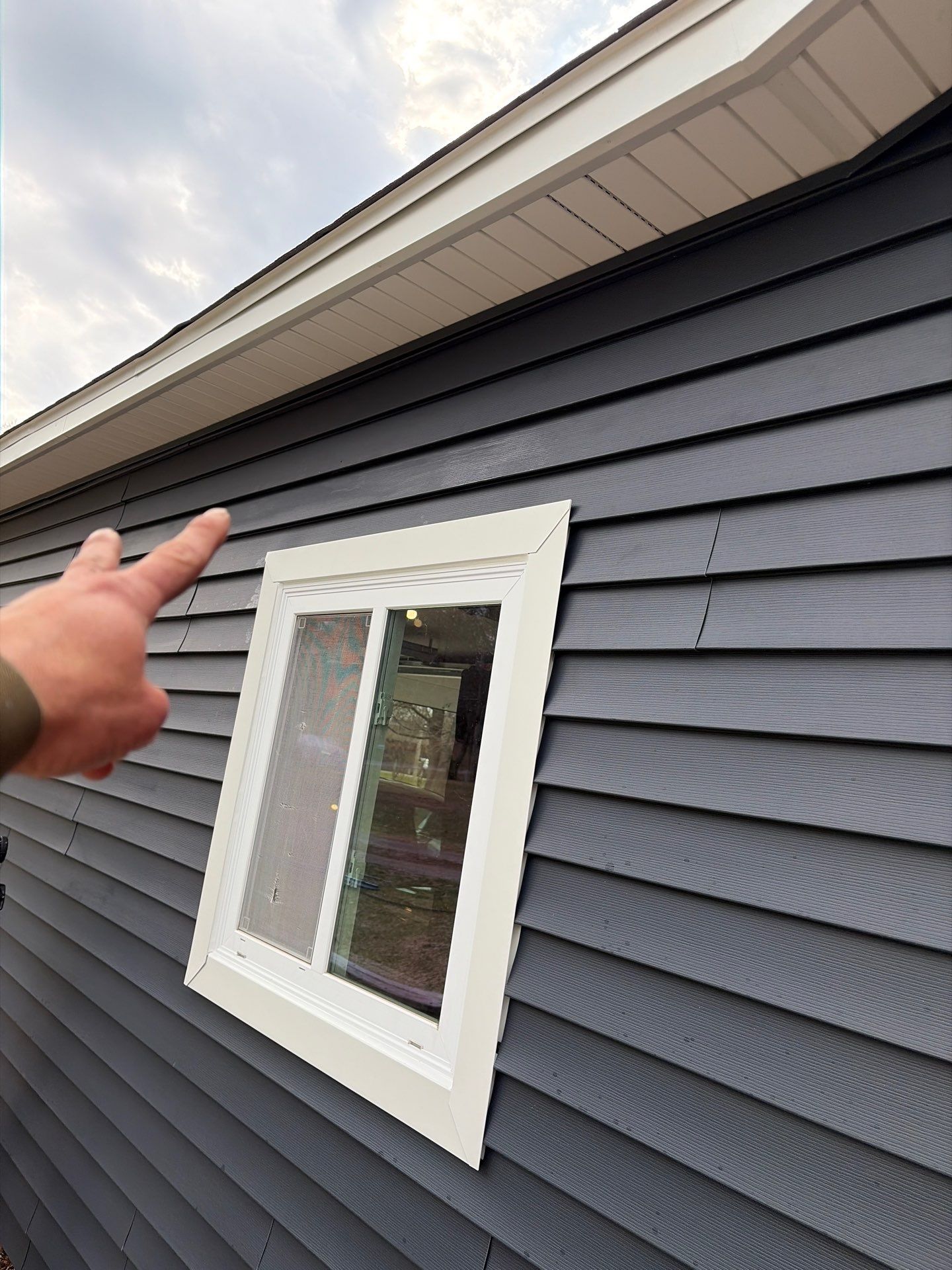 Siding Replacement using Alside Charter Oak D4.5" by 180 Contractors