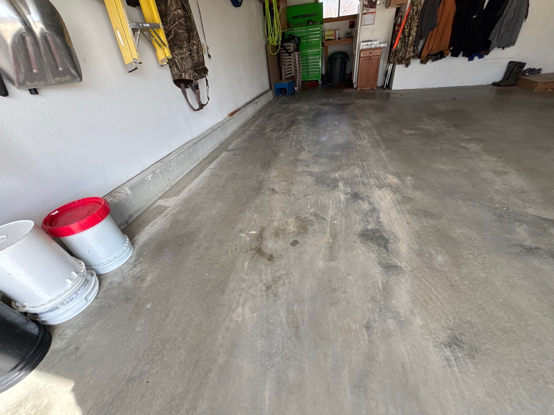 Smoke Flake Garage Floor Coating in Dell Rapids by Select Painting, Coatings & Garage Cabinets