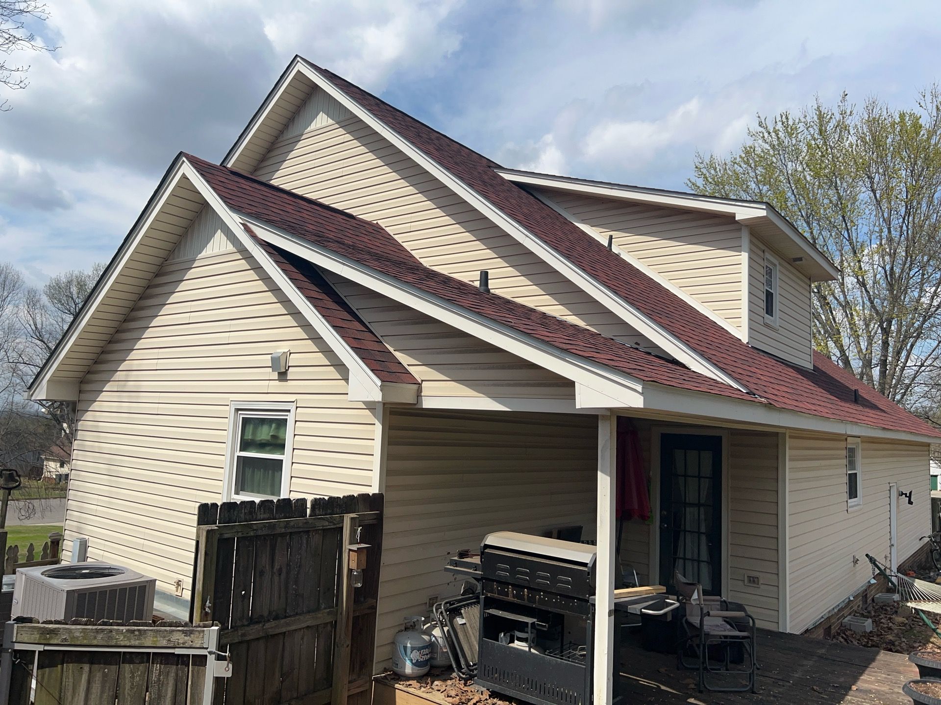 Siding Replacement using Mastic Carvedwood Vinyl Plank by Freedom Exteriors