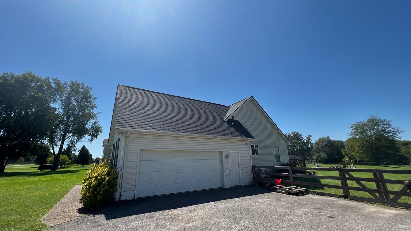 Residential Roofing Installation using Owens Corning Oakridge Roofing System by Undersun Roofing 