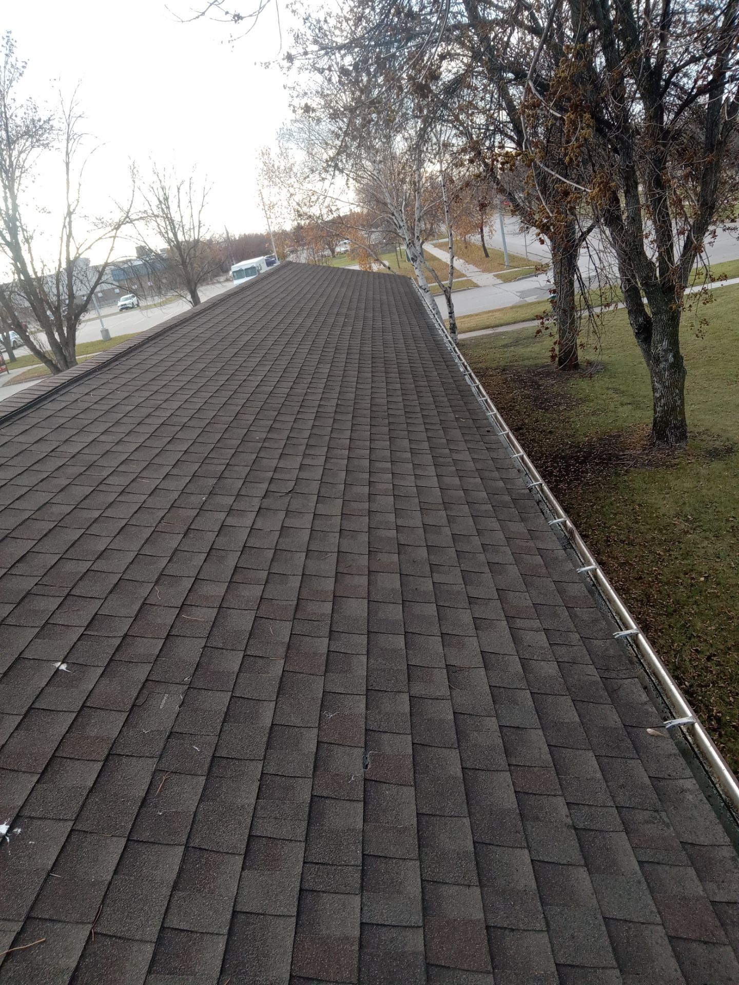 HOA gutter cleaning after photo.