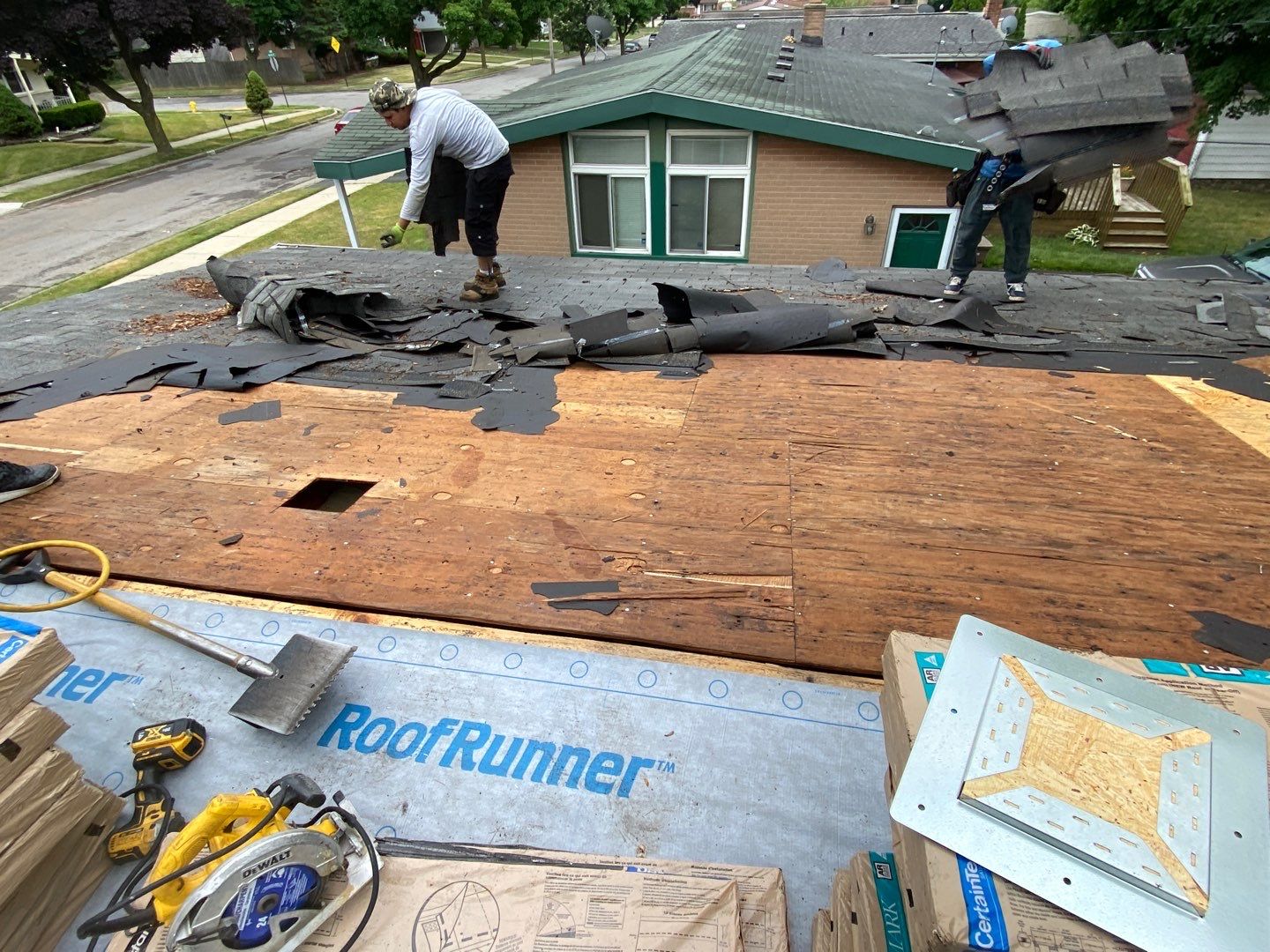 Roof Replacement using CertainTeed Landmark by 180 Contractors