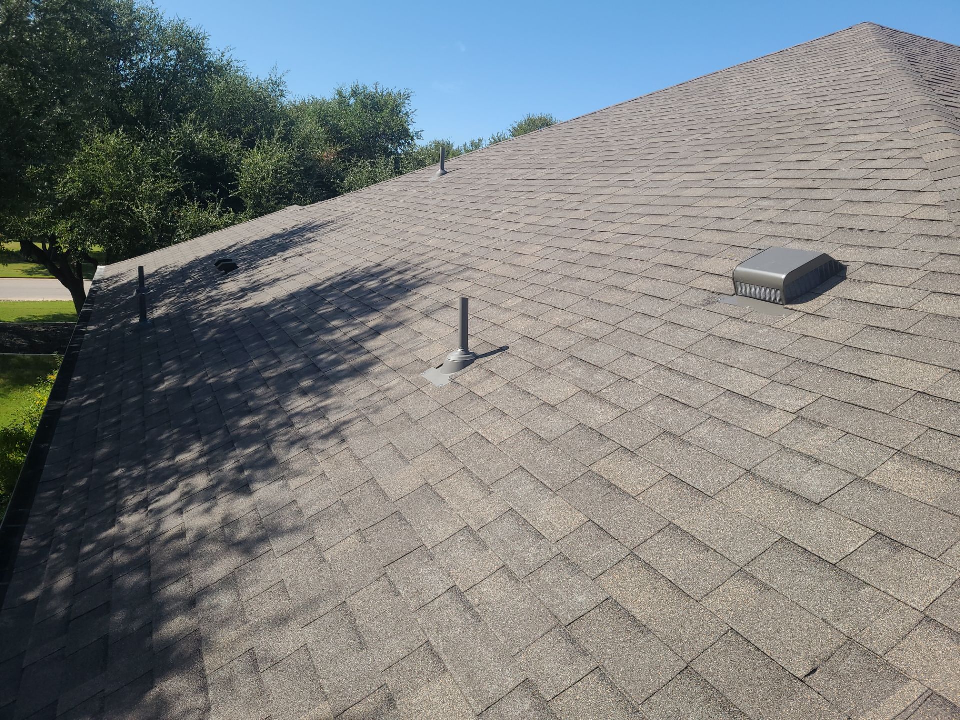 Class IV, Malarkey Vista  by Oakwood Roofing and Construction, LLC