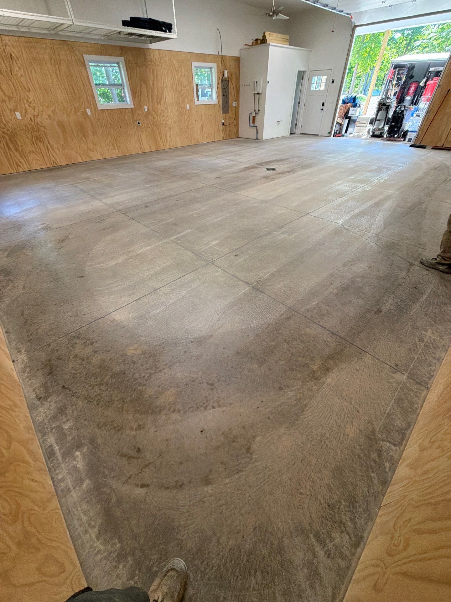 Garage Epoxy Floor Installation and Concrete Surface Polishing in Shelby by Gordon Painting